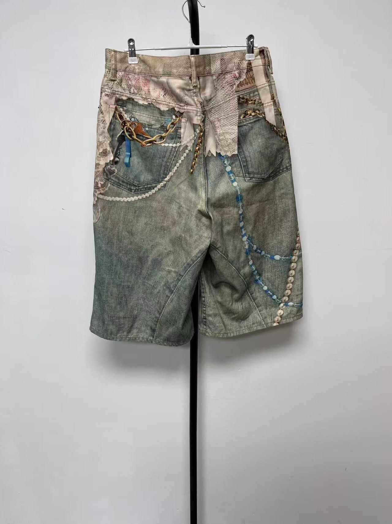 Acne Studios Acne Studios Denim Shorts w/ 3D Print & Pearl Chain Size 42" / US 20 - 2 Thumbnail