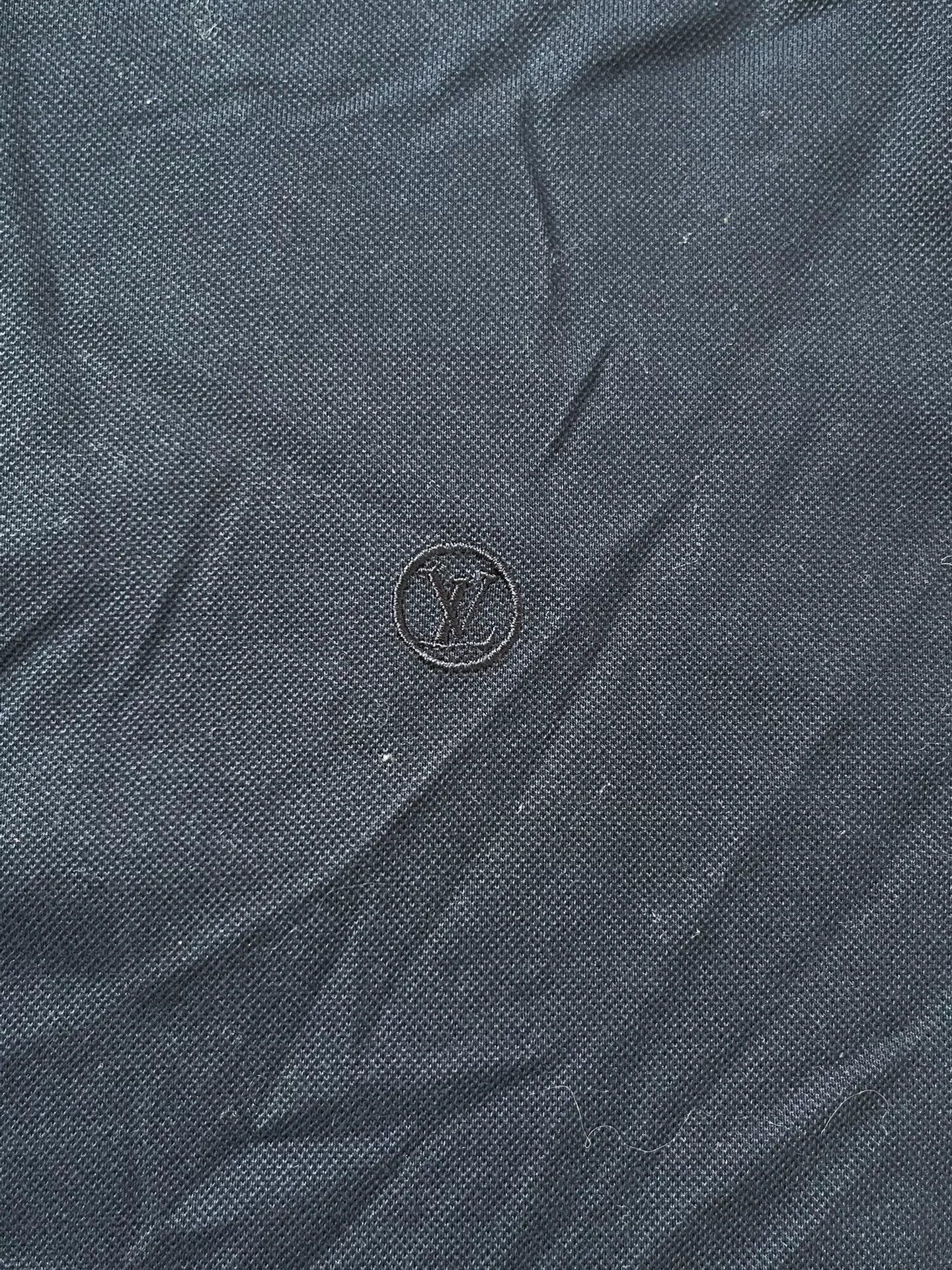 Louis Vuitton Louis Vuitton Stand Collar Letter Print Tee Size US L / EU 52-54 / 3 - 3 Thumbnail