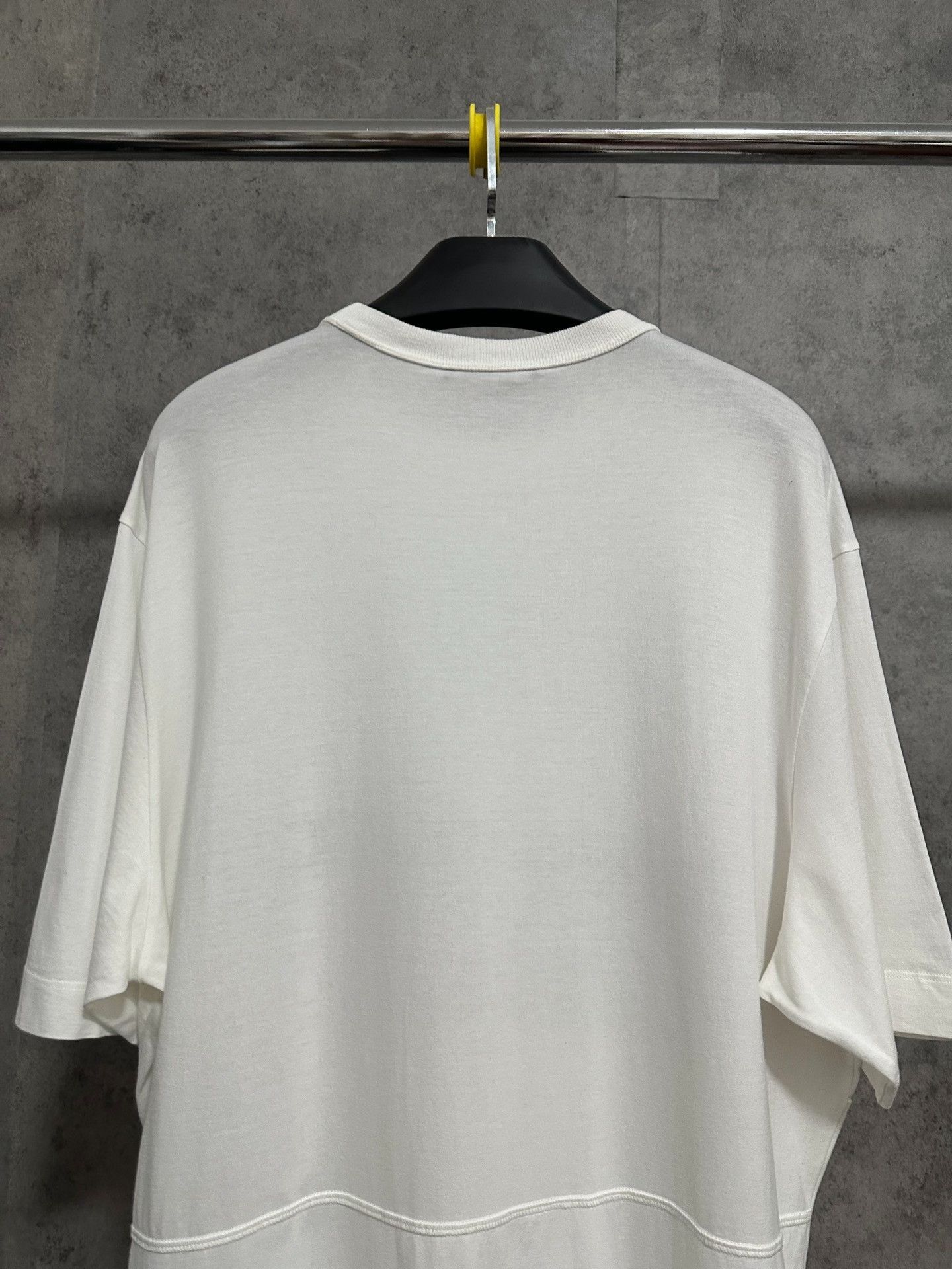 Louis Vuitton Louis Vuitton Logo Print T-Shirt S Size US S / EU 44-46 / 1 - 5 Thumbnail