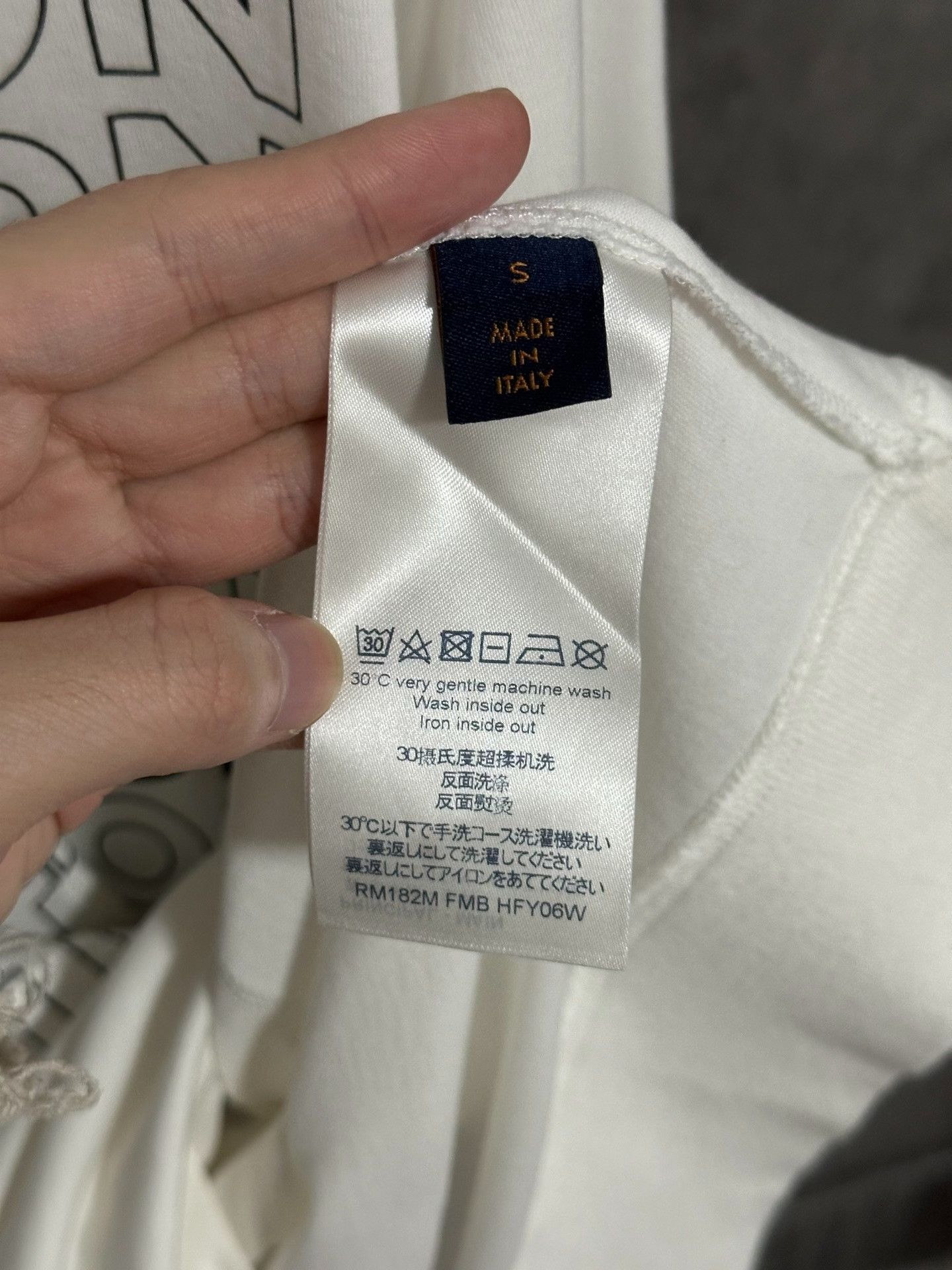 Louis Vuitton Louis Vuitton Logo Print T-Shirt S Size US S / EU 44-46 / 1 - 3 Thumbnail