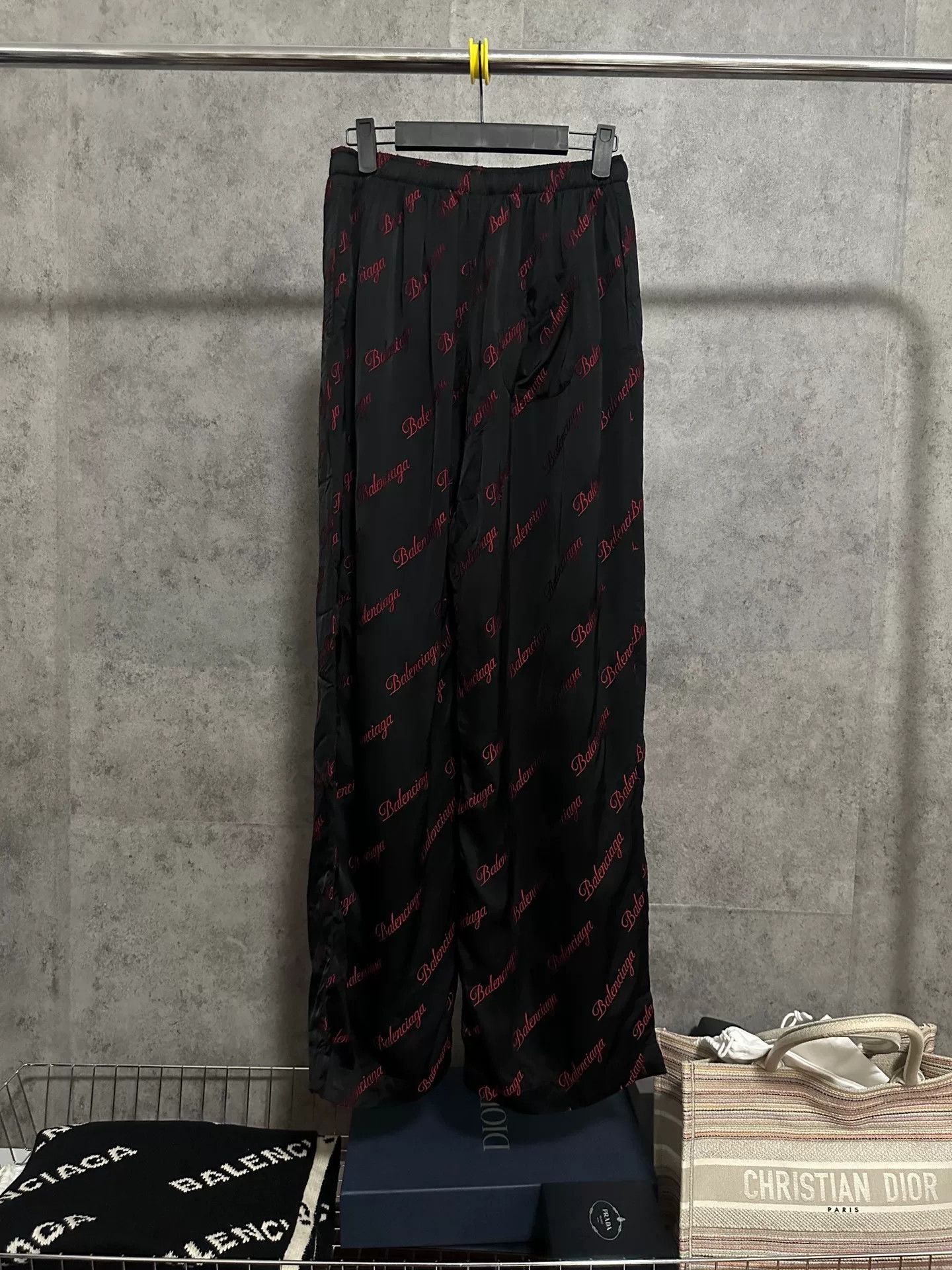 Balenciaga Balenciaga Red Logo All Over Silk Pants 44 Size US 28 / EU 44 - 4 Thumbnail