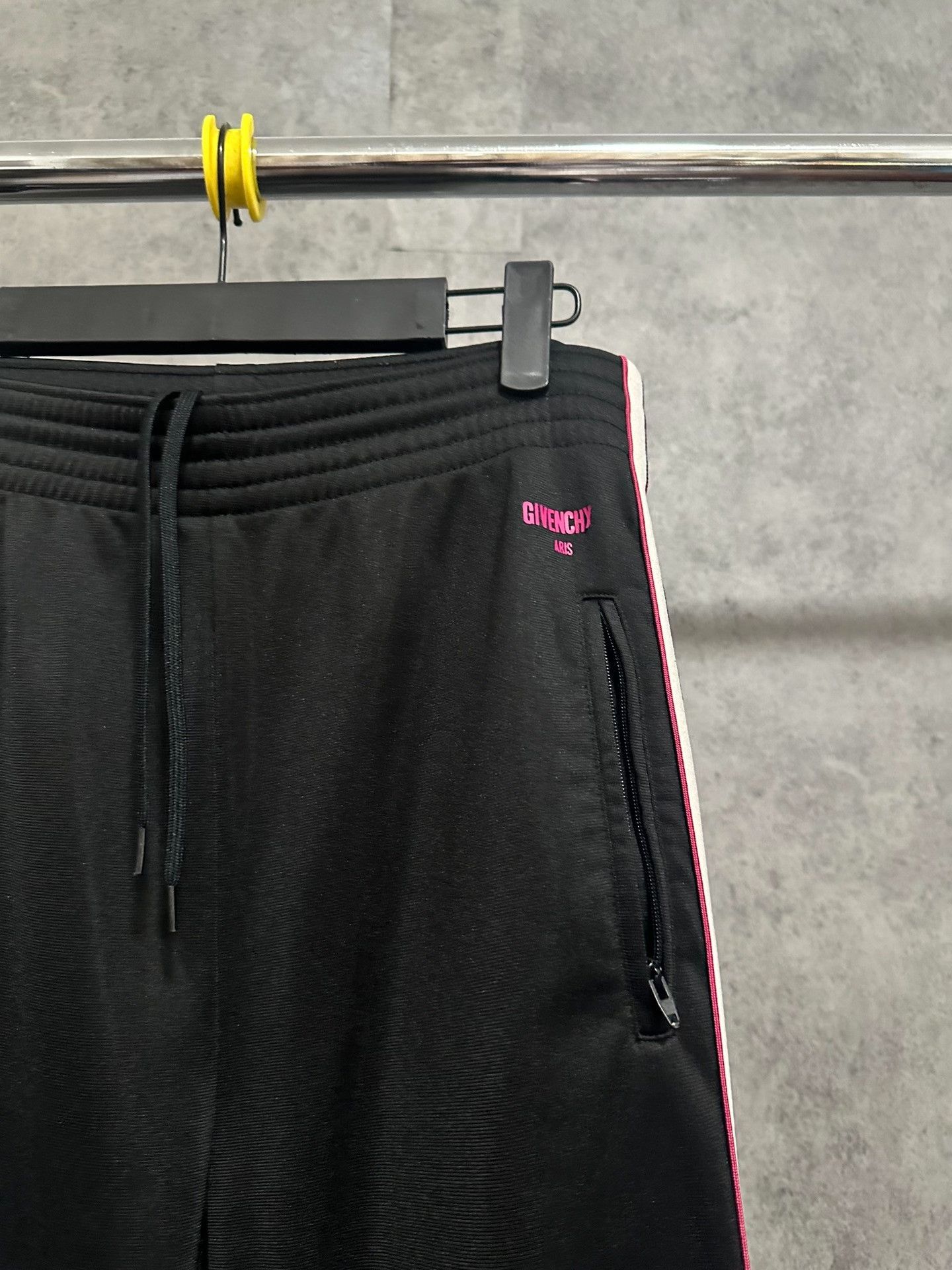 Givenchy Givenchy Logo Side Stripe Sweatpants 36 Size 26" / US 2 / IT 38 - 2 Thumbnail
