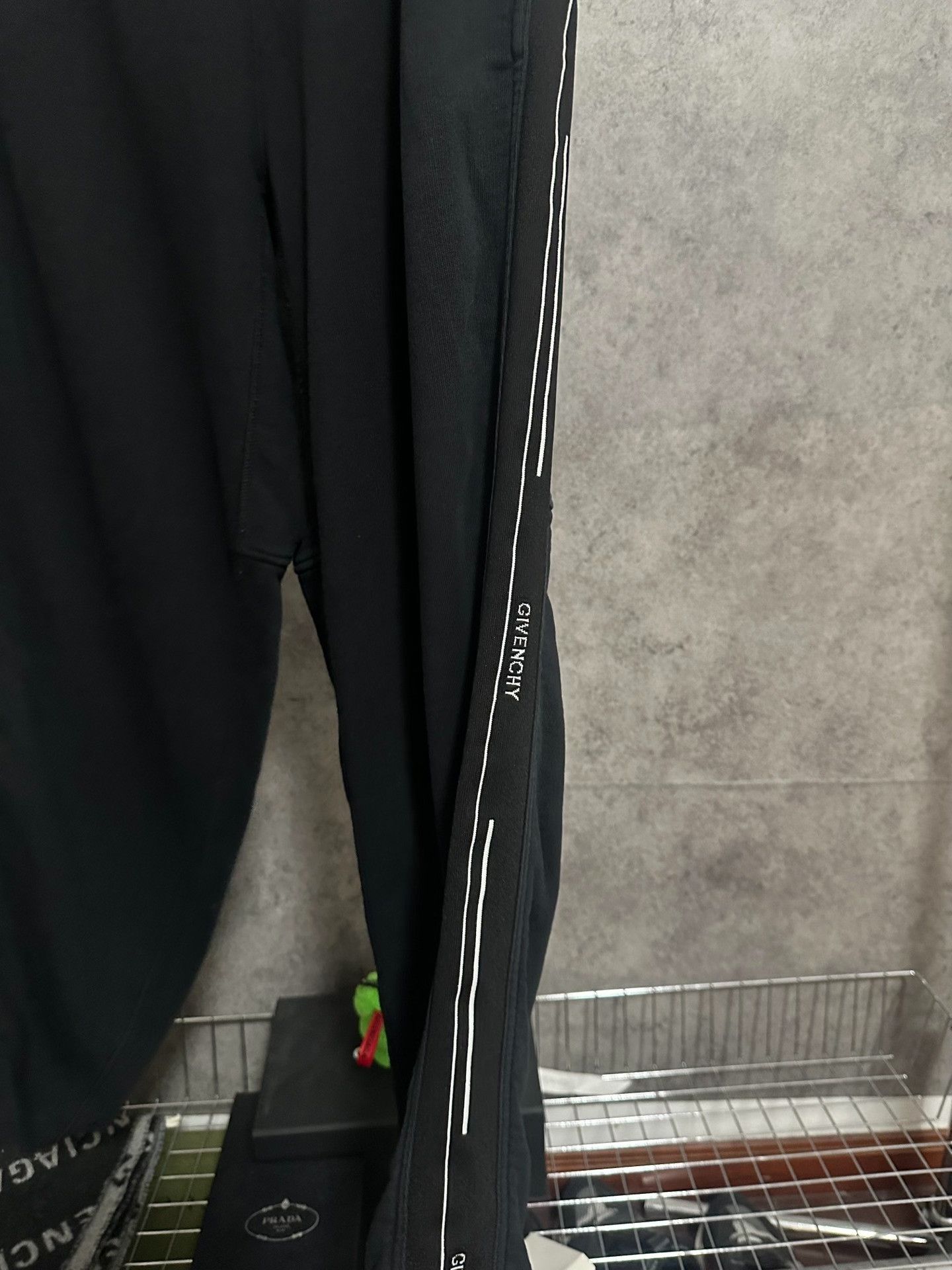 Givenchy Givenchy Side Stripe Logo Sweatpants XL Size US 36 / EU 52 - 3 Thumbnail