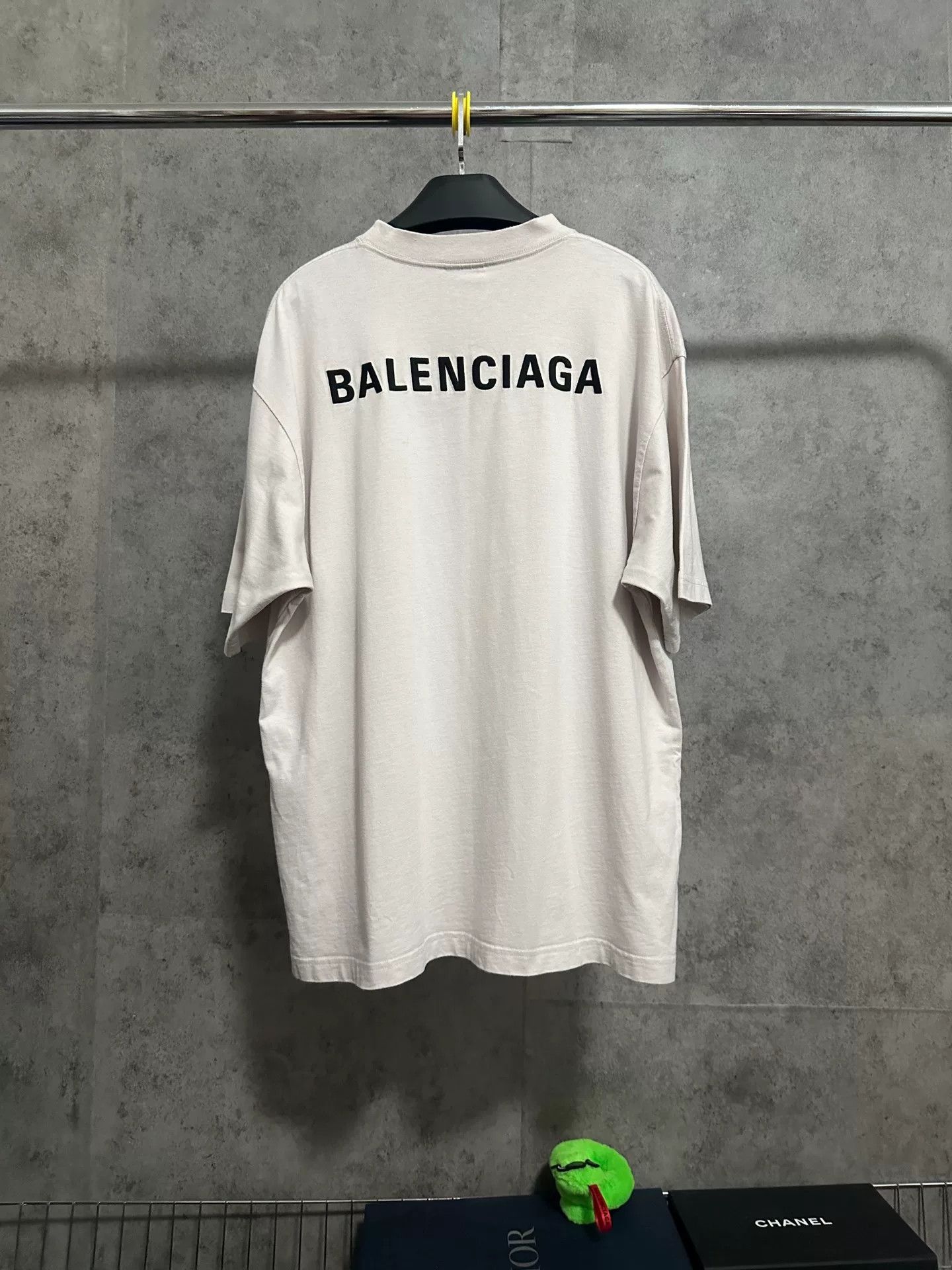 Balenciaga Balenciaga Embroidered Logo T-Shirt L Size US L / EU 52-54 / 3 - 4 Thumbnail