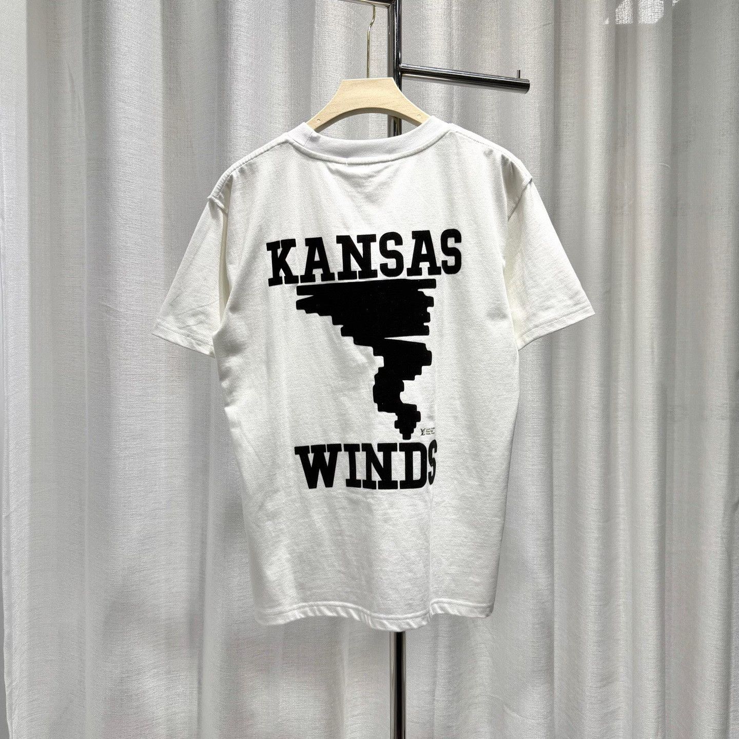 Louis Vuitton Louis Vuitton Kansas Winds Graphic T-Shirt M Size US M / EU 48-50 / 2 - 2 Thumbnail
