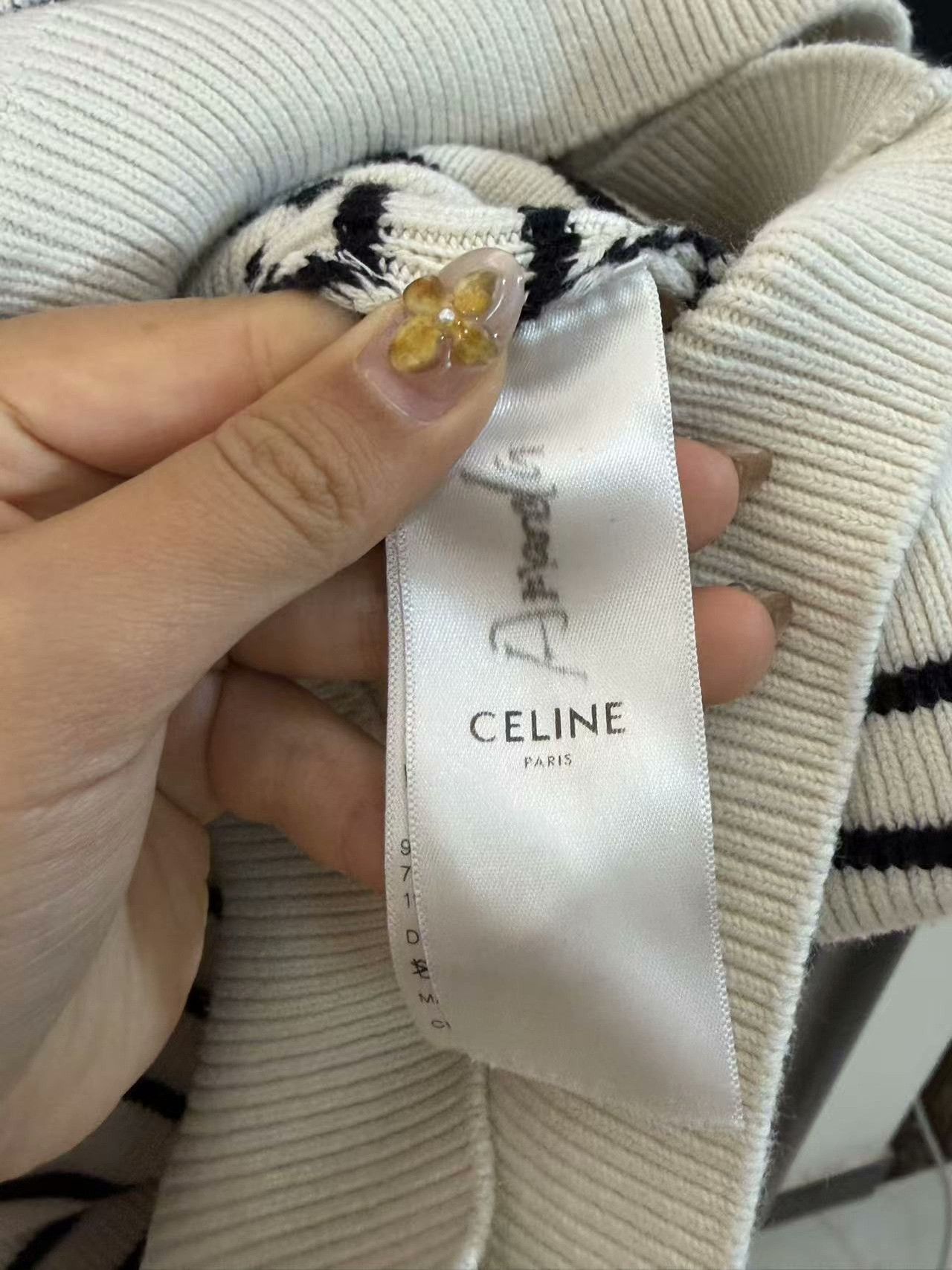 Celine Celine Knit White Sweater XL Women Size XL / US 12-14 / IT 48-50 - 4 Thumbnail
