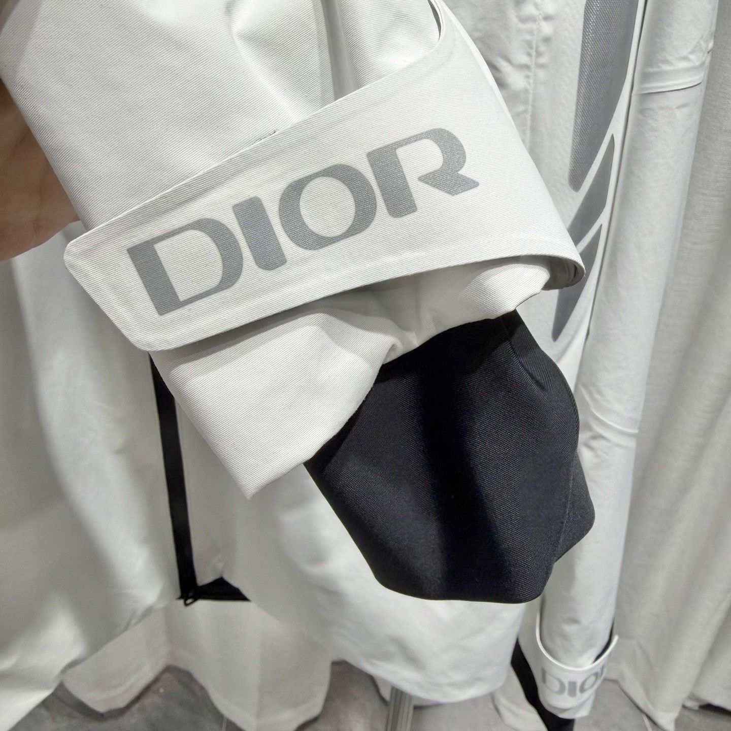 Dior Dior x Descente Reflective Ski Jacket Size 50 Size US M / EU 48-50 / 2 - 6 Thumbnail