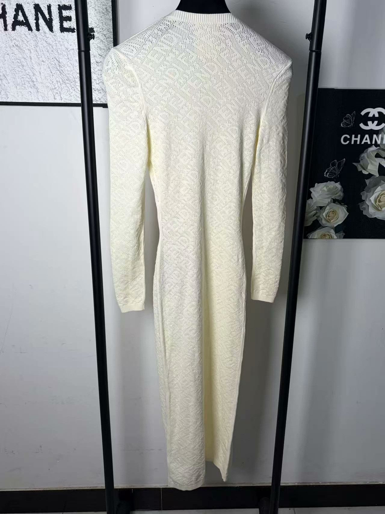 Fendi Fendi White T-Shirt M Women Size M / US 6-8 / IT 42-44 - 2 Thumbnail