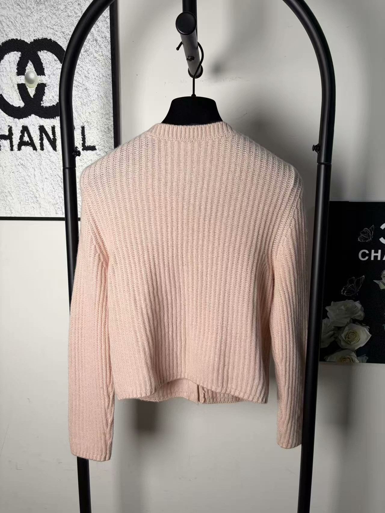 Miu Miu Miu Miu White Sweater M Women Size M / US 6-8 / IT 42-44 - 2 Thumbnail