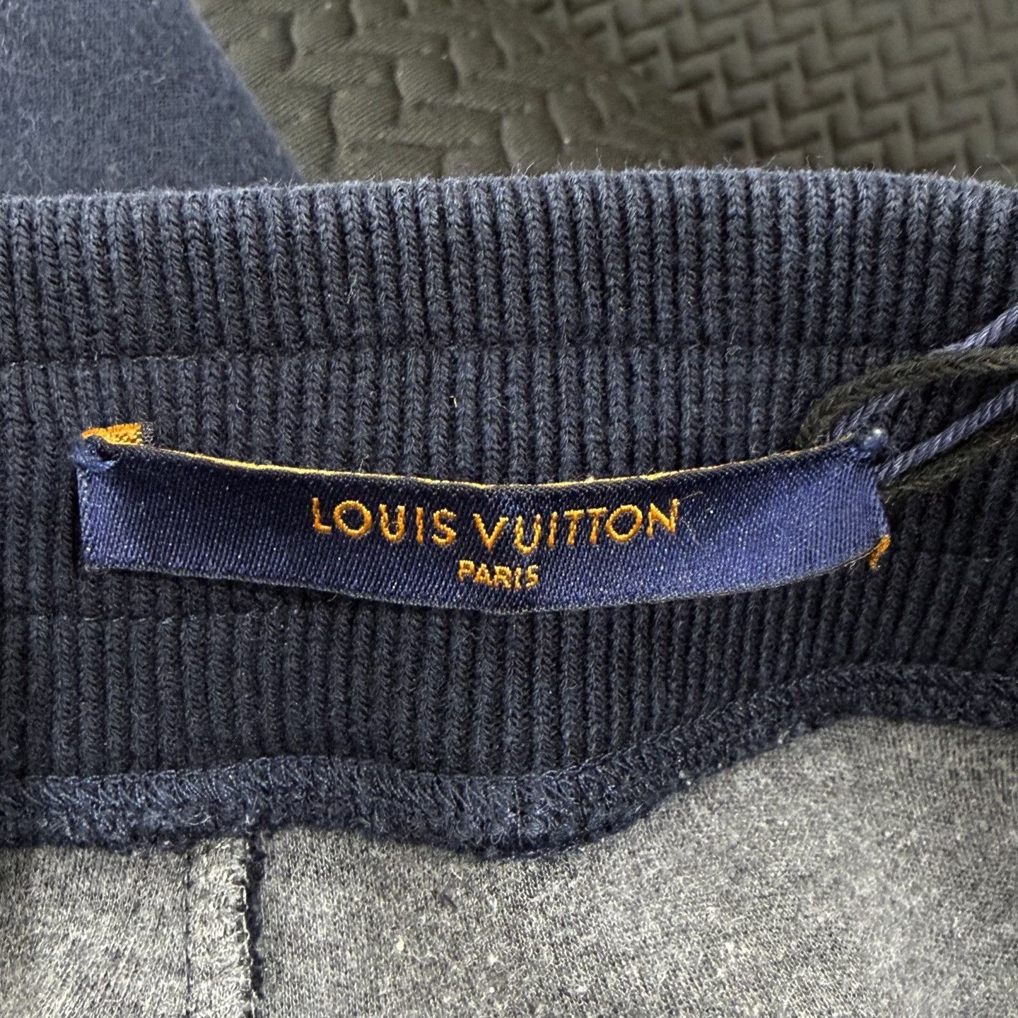 Louis Vuitton Louis Vuitton Staples Edition Shorts Size M Size US 32 / EU 48 - 4 Thumbnail