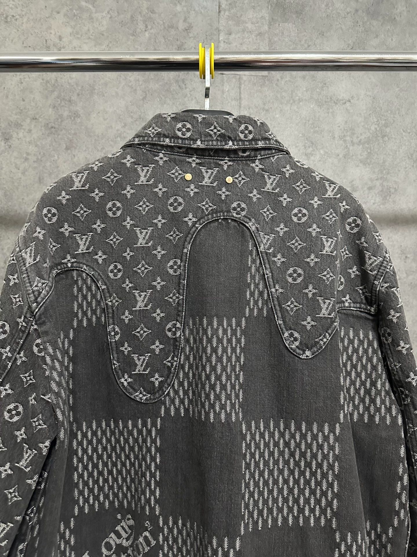 Louis Vuitton Louis Vuitton x Nigo Monogram Patchwork Denim Jacket 52 Size US L / EU 52-54 / 3 - 7 Thumbnail