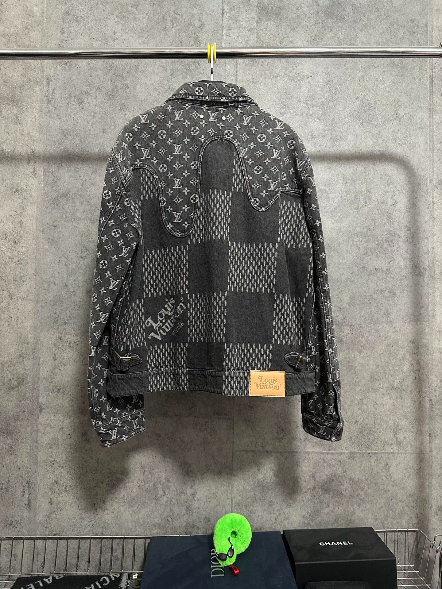 Louis Vuitton Louis Vuitton x Nigo Monogram Patchwork Denim Jacket 52 Size US L / EU 52-54 / 3 - 6 Thumbnail