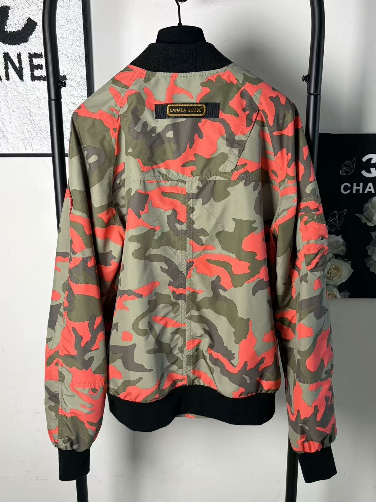 Canada Goose Canada Goose Retro Camo White Light Jacket m Men Size US M / EU 48-50 / 2 - 2 Thumbnail