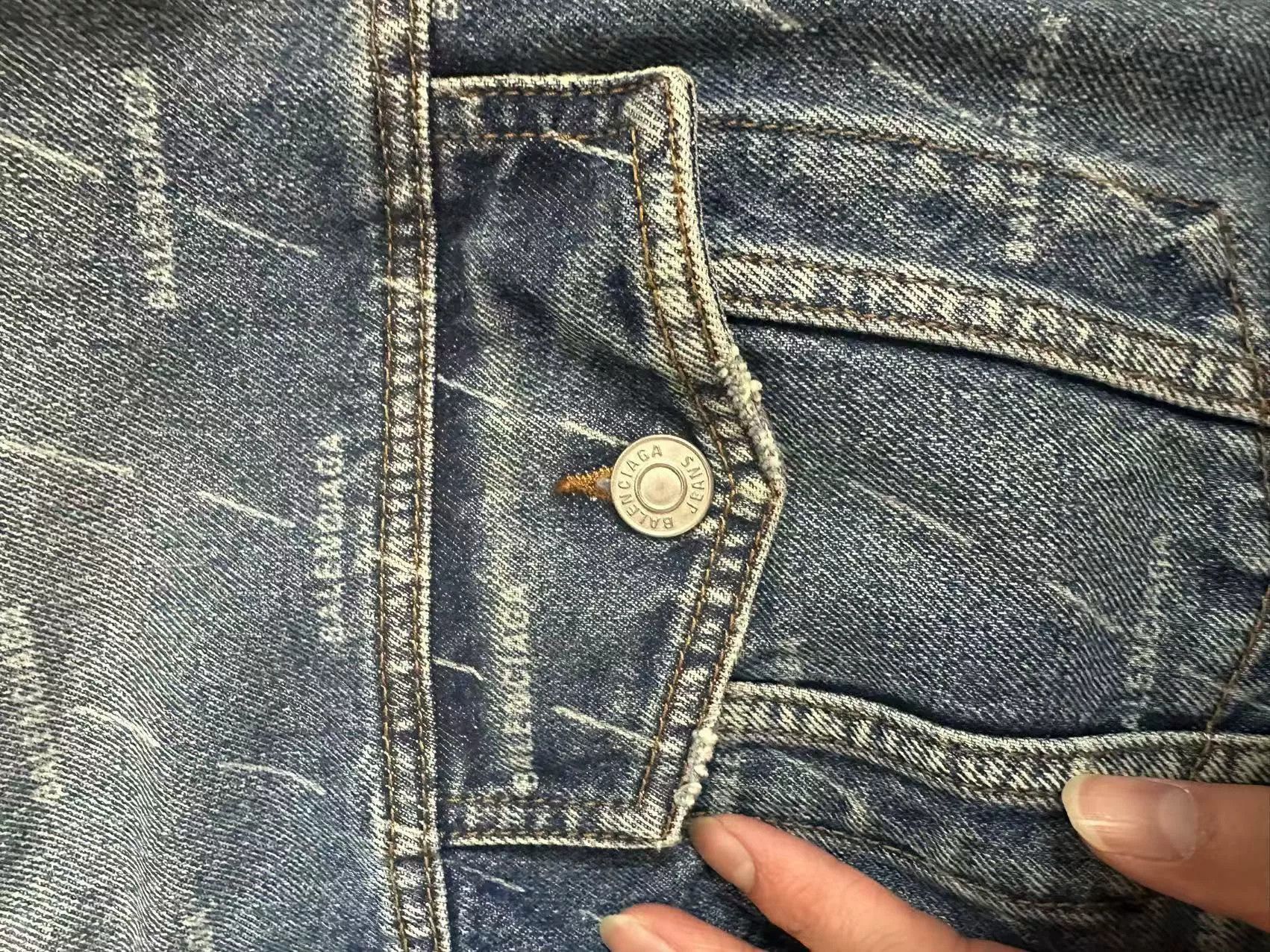 Balenciaga Balenciaga Logo Print Denim Jacket 50 Size US M / EU 48-50 / 2 - 4 Thumbnail
