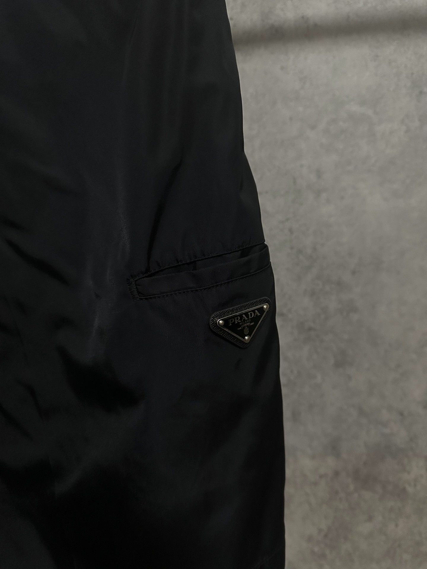 Prada Prada Enamel Logo Re-Nylon Shorts 46 Size US 30 / EU 46 - 2 Thumbnail