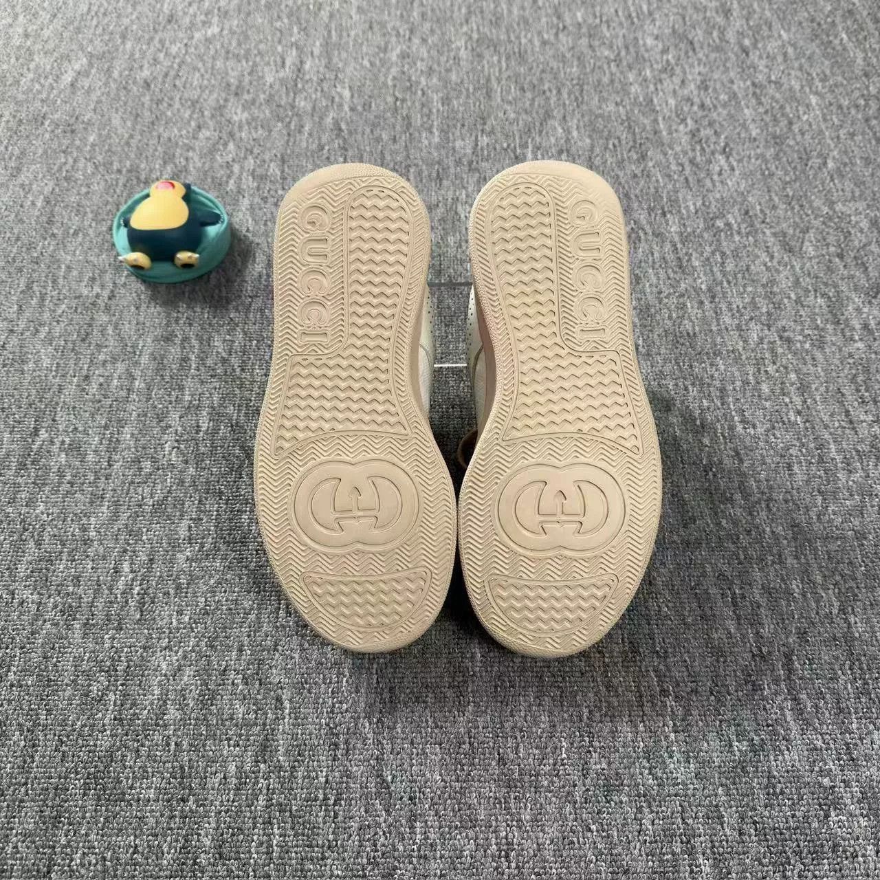 Gucci Gucci White Chunky B Sneakers 37 Size US 7 / IT 37 - 4 Thumbnail