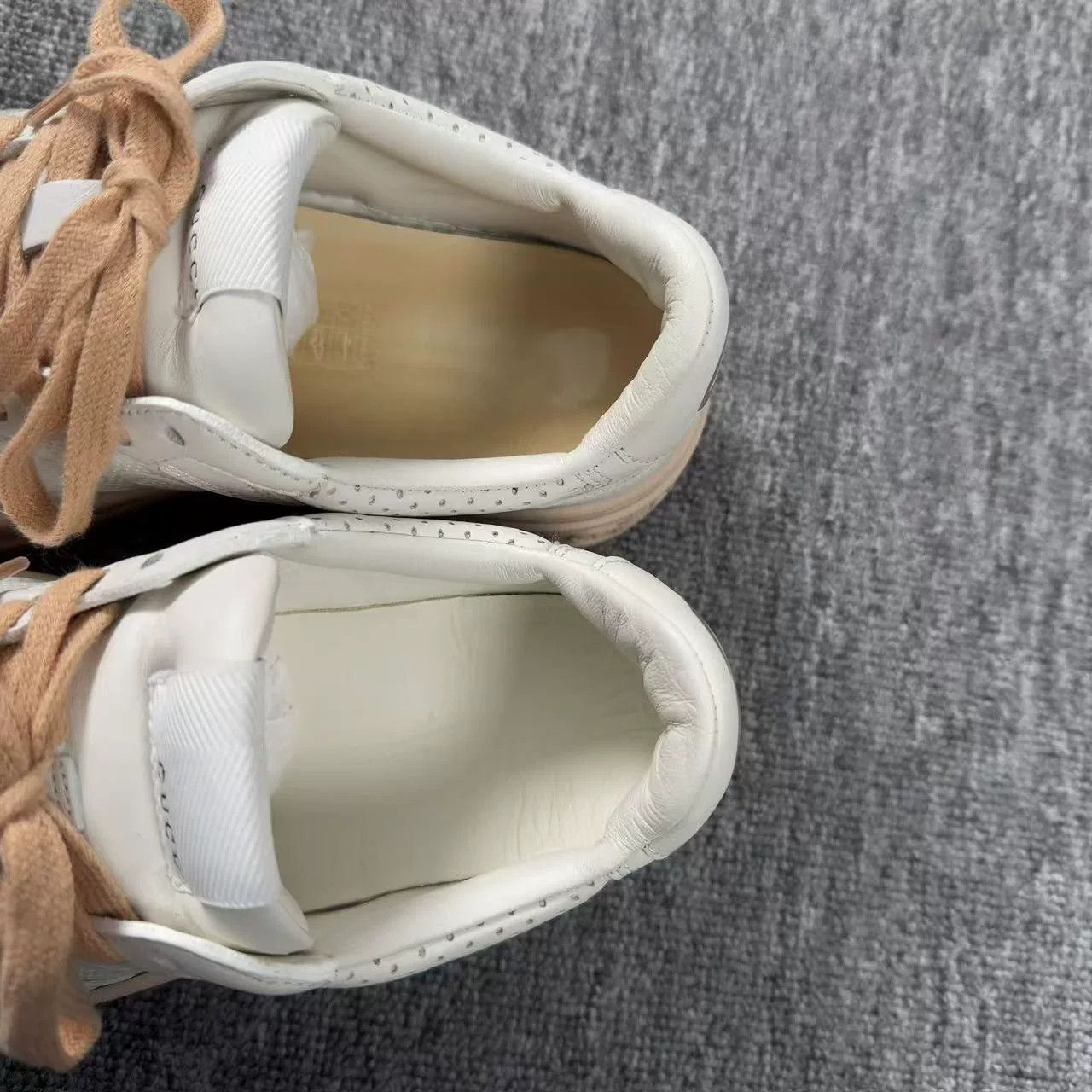 Gucci Gucci White Chunky B Sneakers 37 Size US 7 / IT 37 - 6 Thumbnail