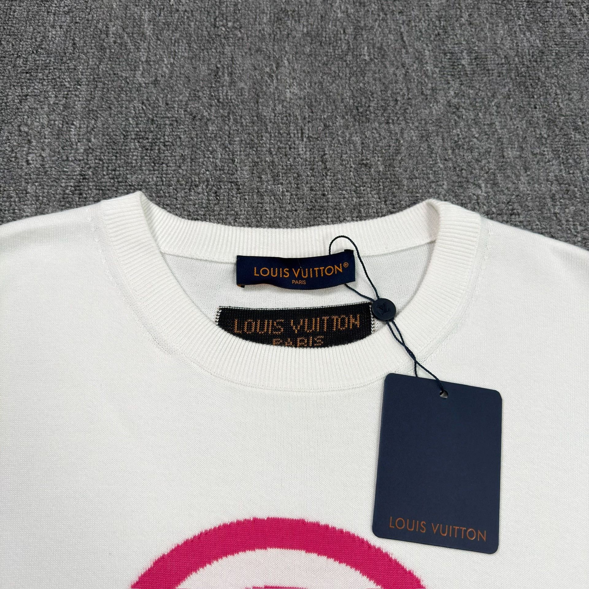 Louis Vuitton Louis Vuitton Pink Graphic Knit T-Shirt XXL Size US XXL / EU 58 / 5 - 3 Thumbnail