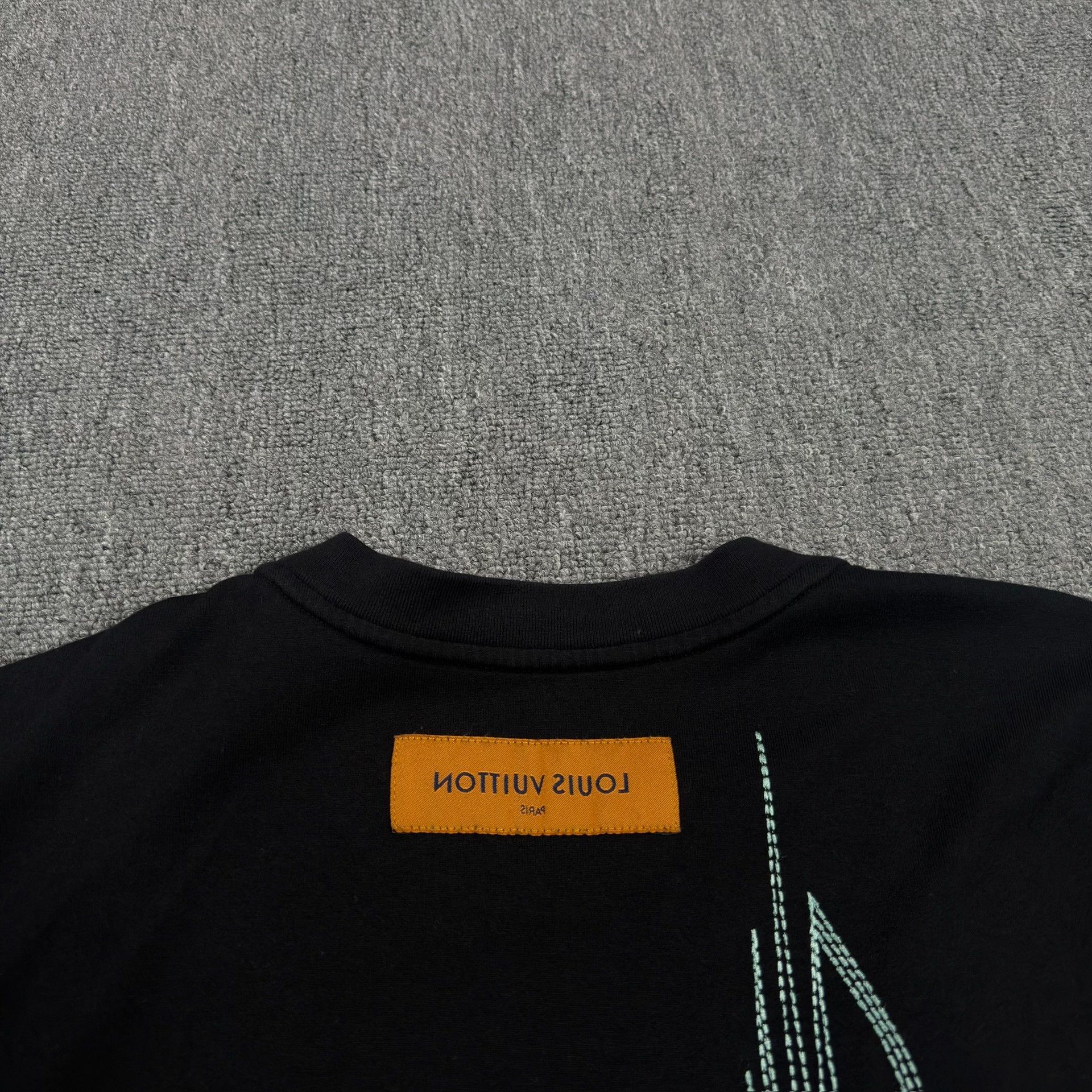 Louis Vuitton Louis Vuitton Heartbeat Logo T-Shirt M Size US M / EU 48-50 / 2 - 7 Thumbnail