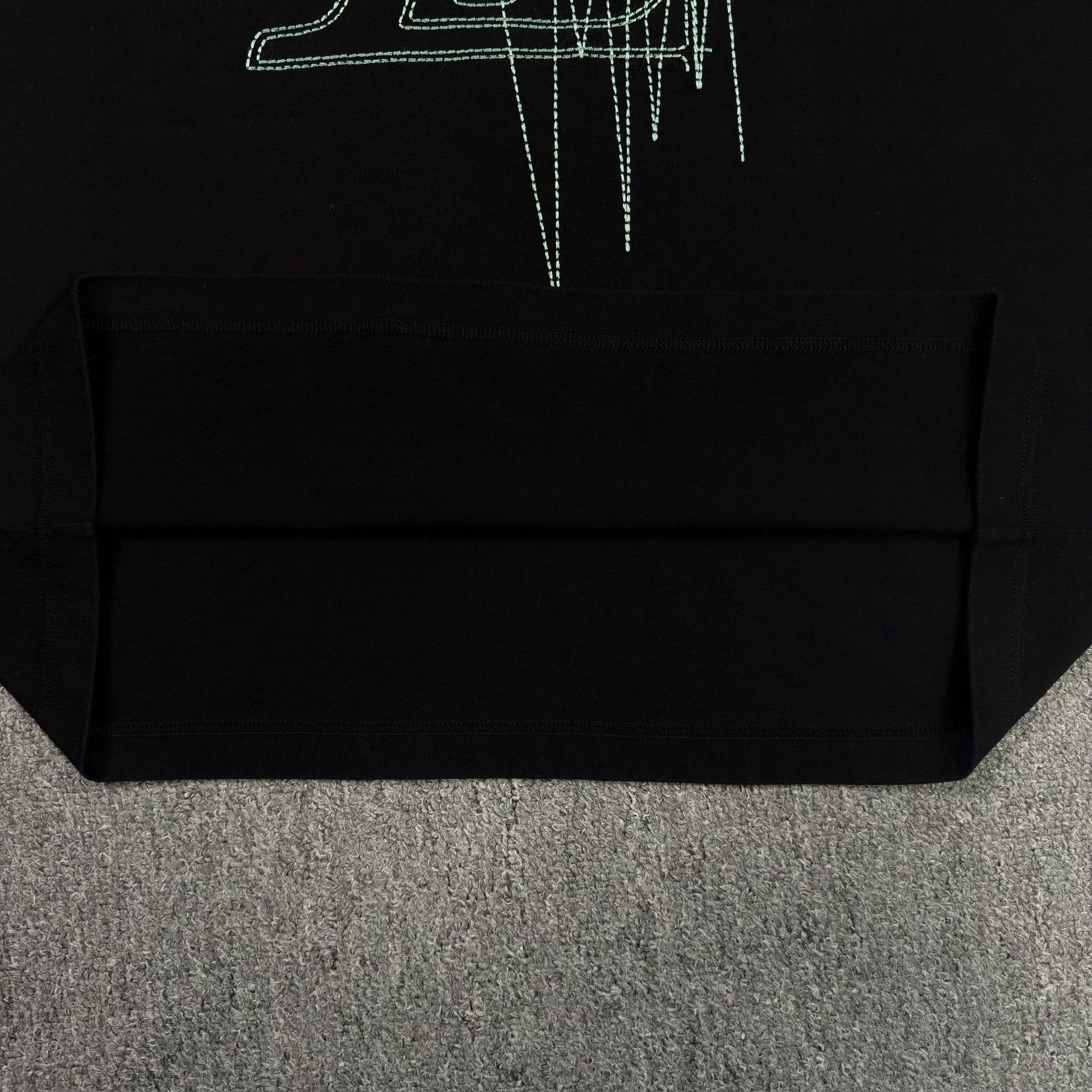 Louis Vuitton Louis Vuitton Heartbeat Logo T-Shirt M Size US M / EU 48-50 / 2 - 5 Thumbnail