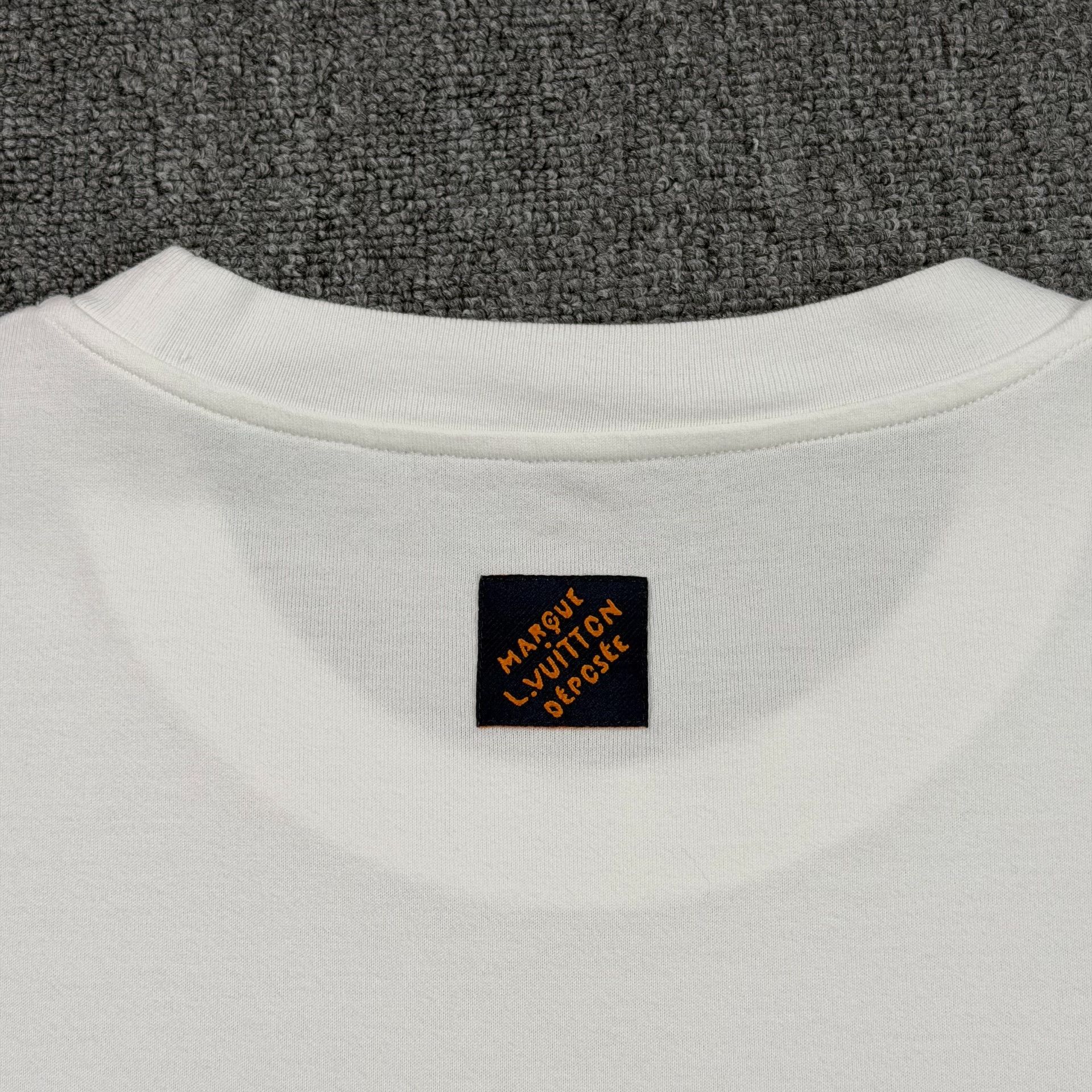 Louis Vuitton Louis Vuitton Earth Print T-Shirt XXL Size US XXL / EU 58 / 5 - 7 Thumbnail