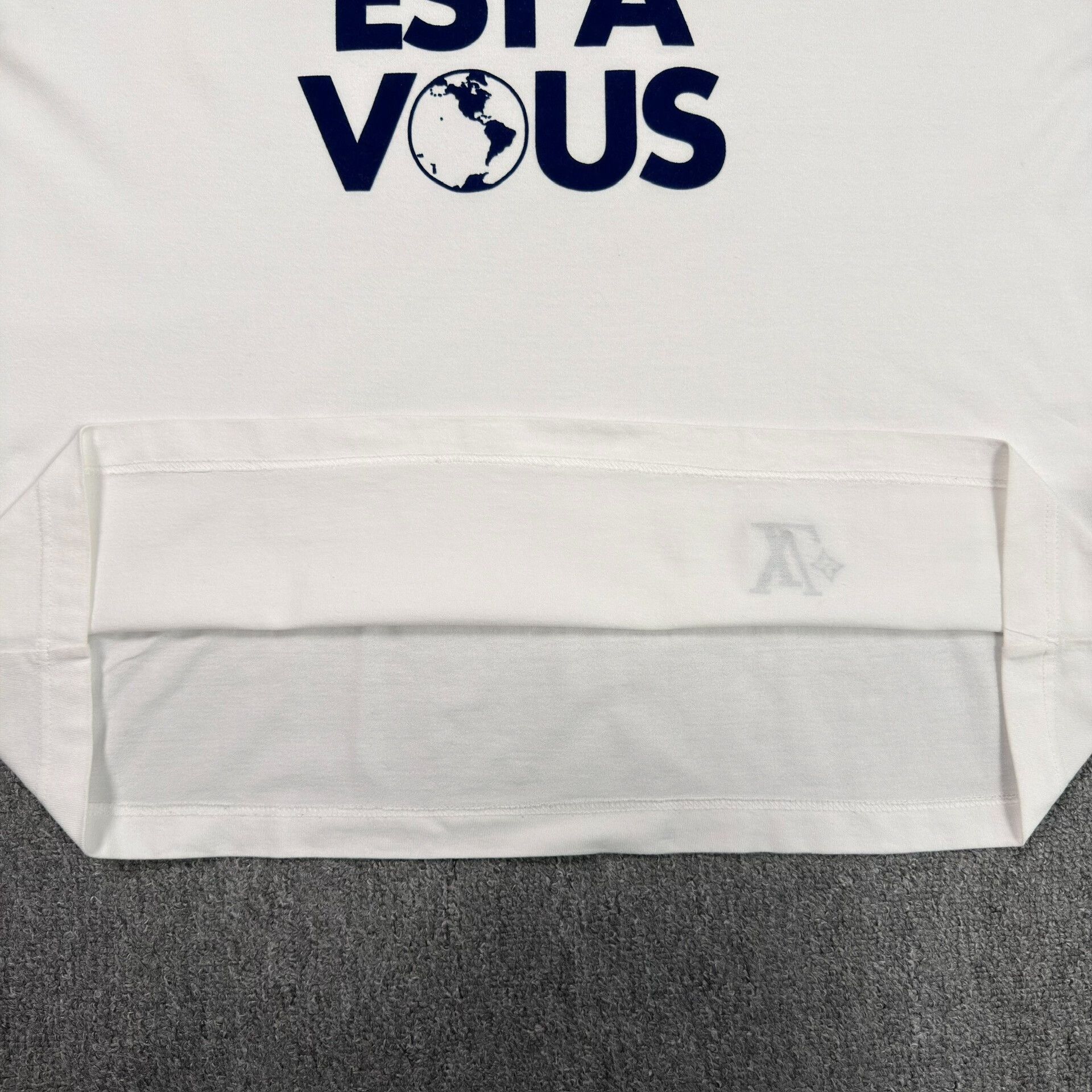 Louis Vuitton Louis Vuitton Earth Print T-Shirt XXL Size US XXL / EU 58 / 5 - 4 Thumbnail