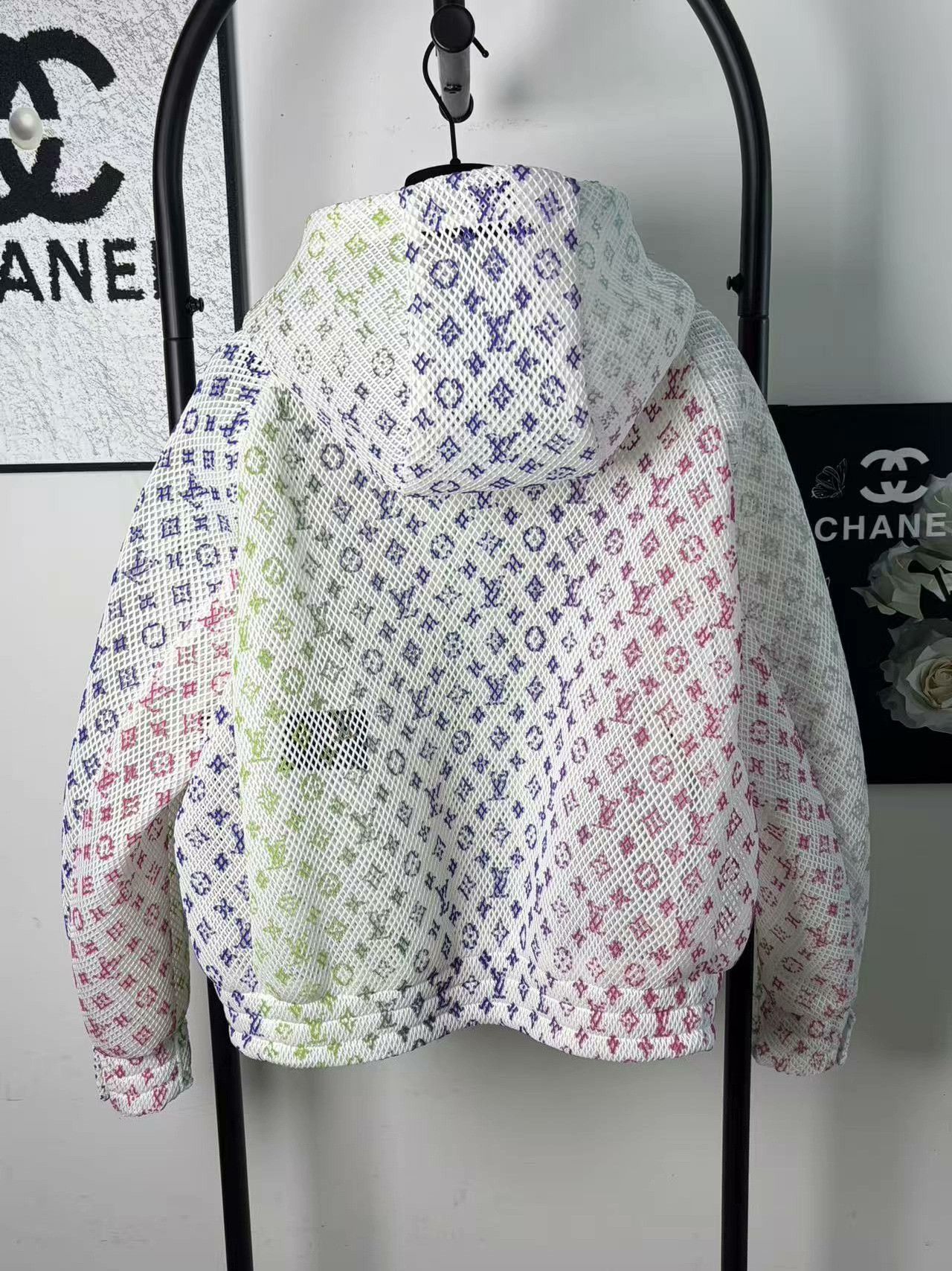 Louis Vuitton Louis Vuitton Tie-Dye Gradient Multi Light Jacket m Men Size US M / EU 48-50 / 2 - 2 Thumbnail