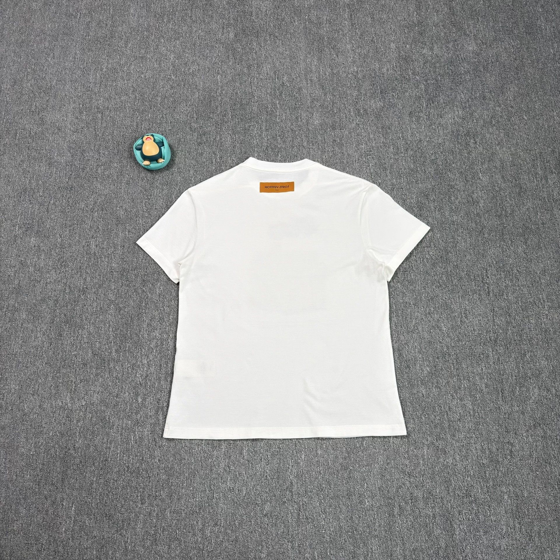 Louis Vuitton Louis Vuitton Fall House Graphic T-Shirt US S Size US S / EU 44-46 / 1 - 2 Thumbnail