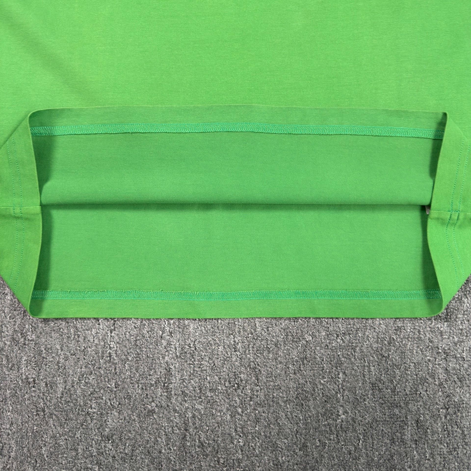 Louis Vuitton Louis Vuitton Embossed LV Logo T-Shirt Size M Size US M / EU 48-50 / 2 - 5 Thumbnail