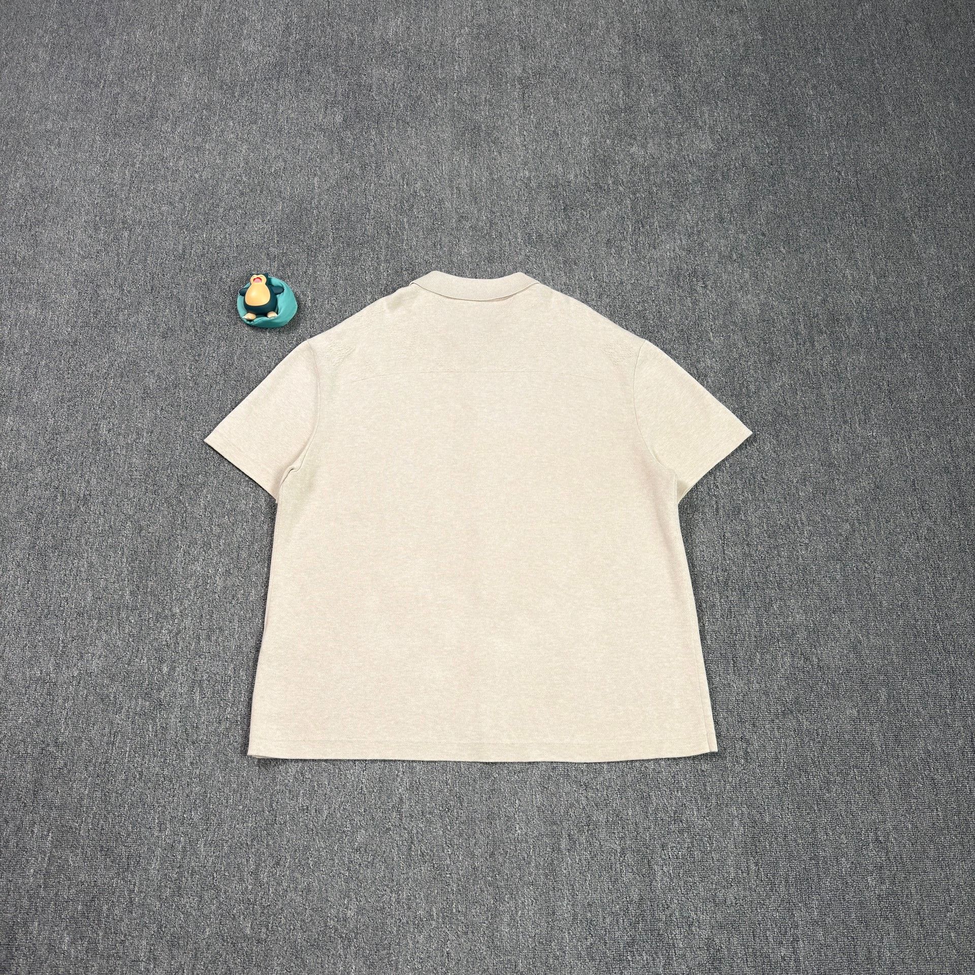 Louis Vuitton Louis Vuitton Beige Knit Short Sleeve Shirt XL Size US XL / EU 56 / 4 - 2 Thumbnail