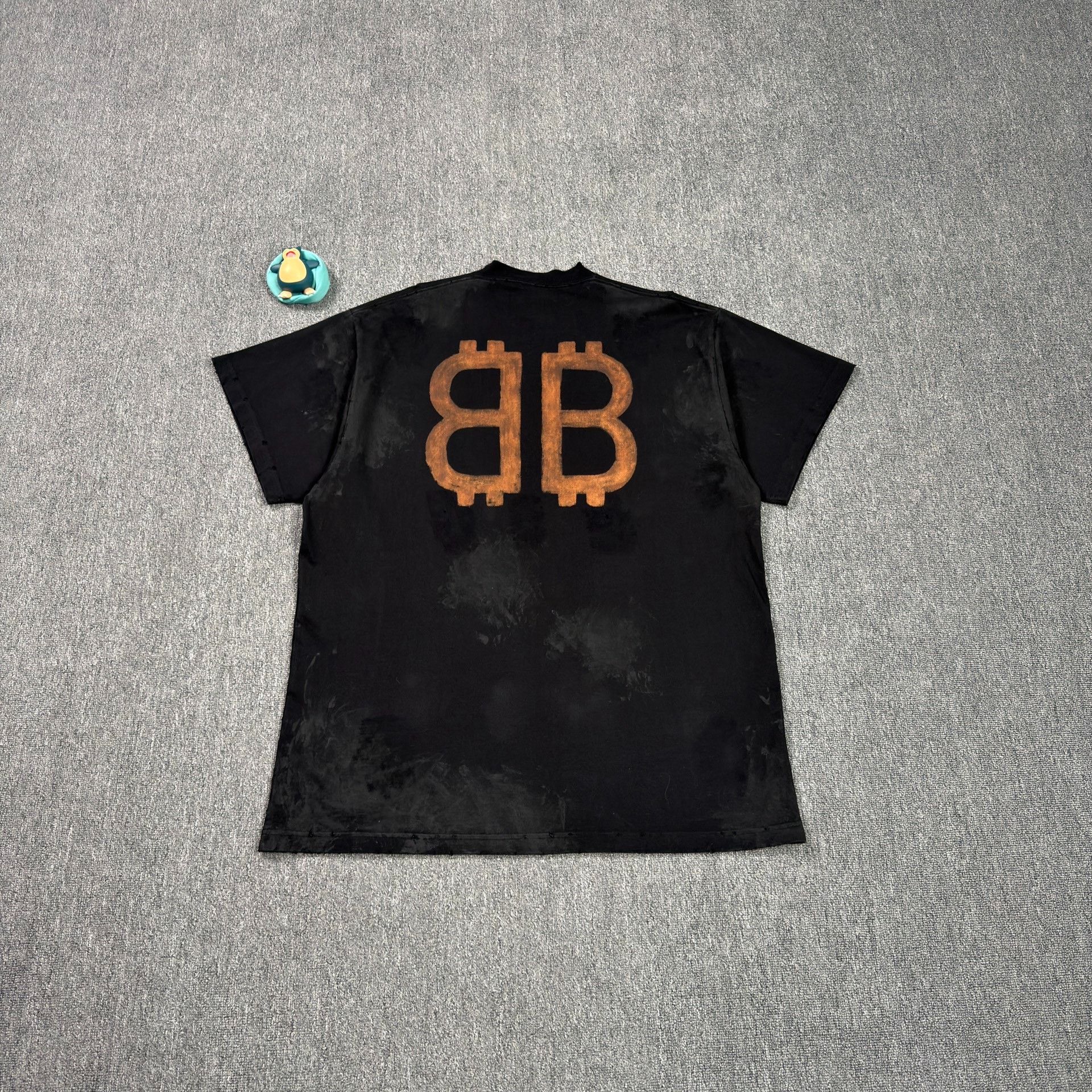 Balenciaga Balenciaga Distressed Bitcoin Logo T-Shirt Size L Size US L / EU 52-54 / 3 - 2 Thumbnail