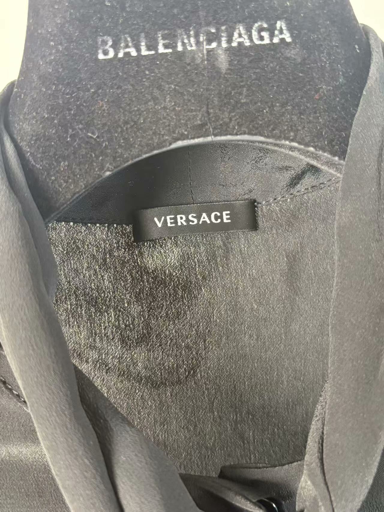 Versace Versace White Button Up M Women Size M / US 6-8 / IT 42-44 - 4 Thumbnail