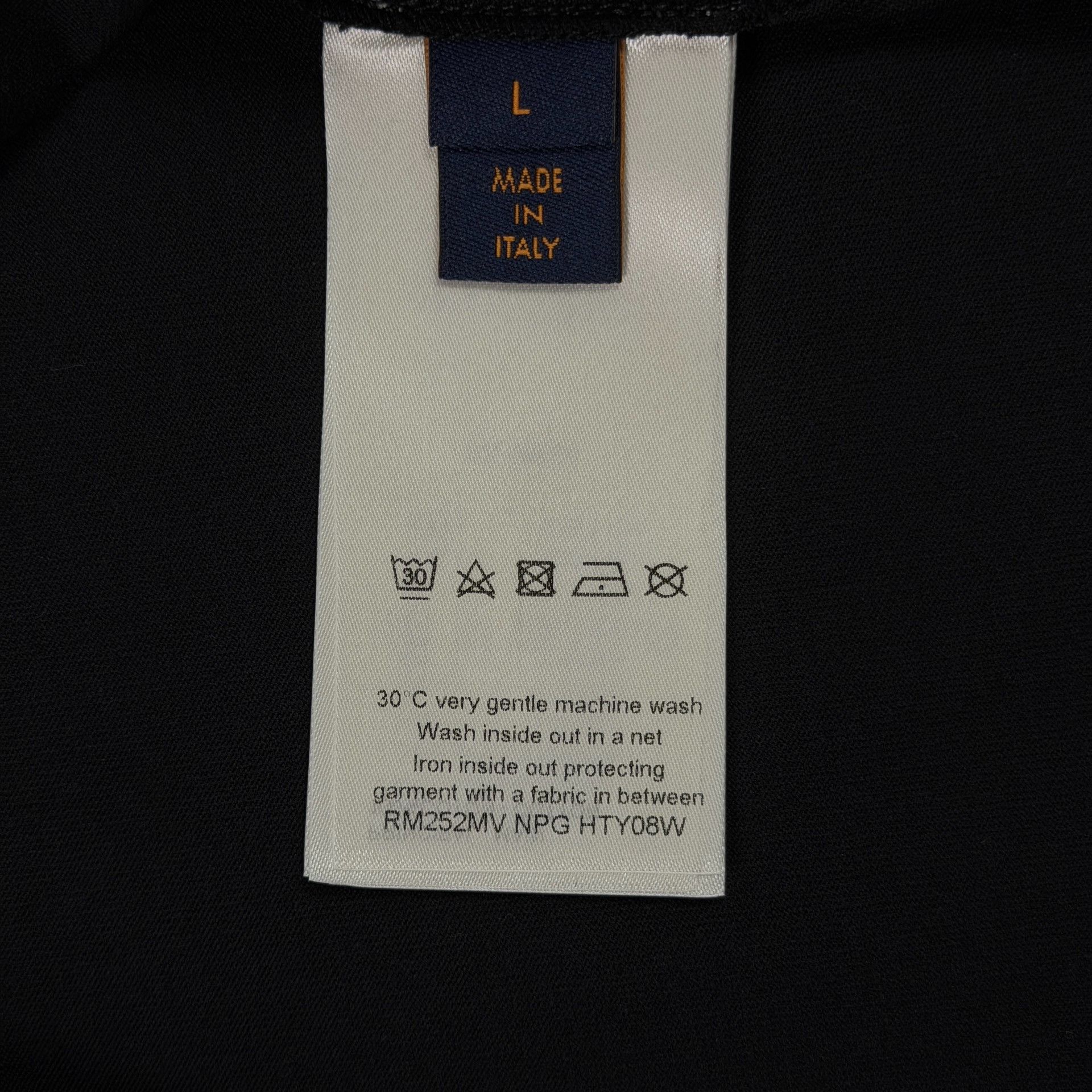 Louis Vuitton Louis Vuitton Lovers Logo T-Shirt Size L Size US L / EU 52-54 / 3 - 6 Thumbnail