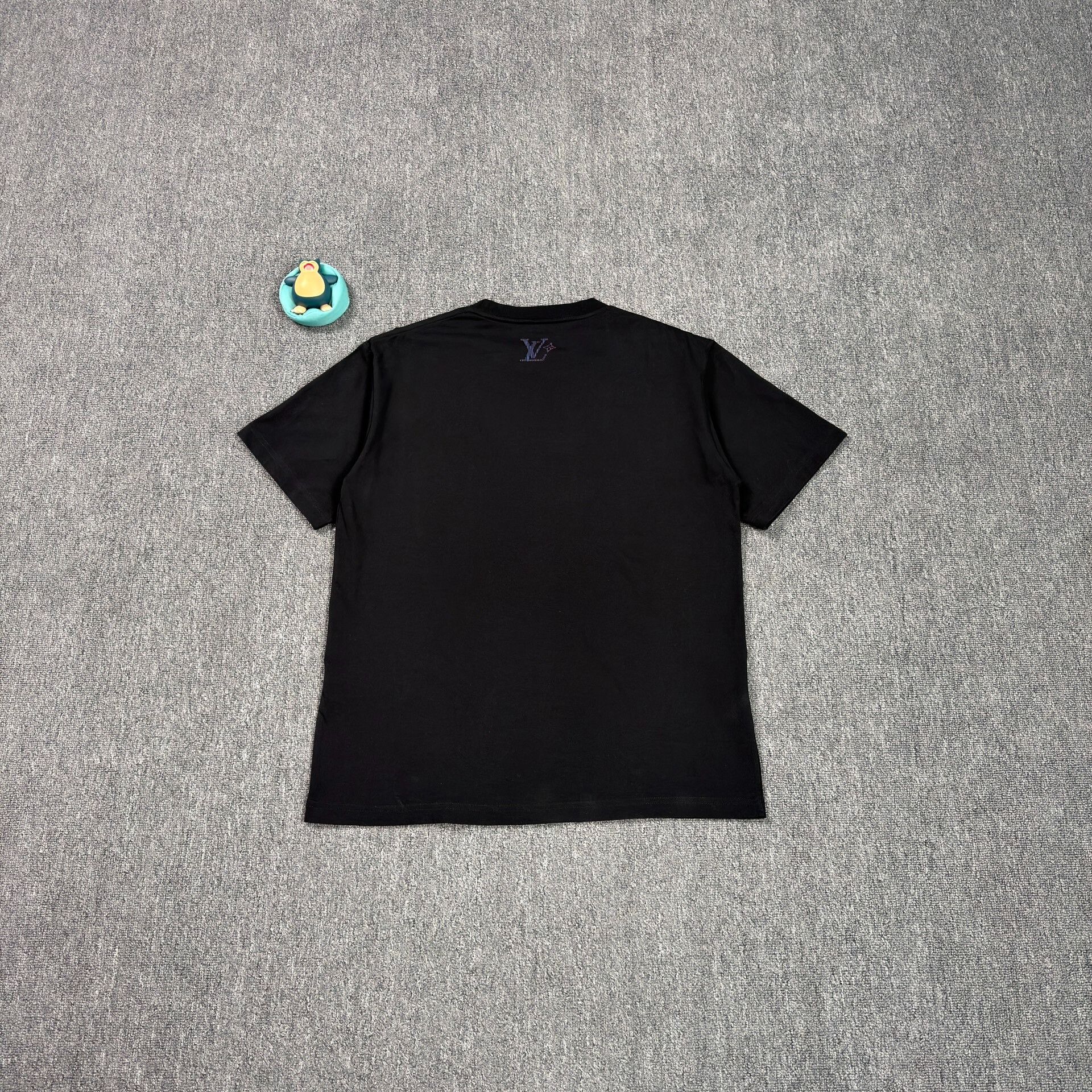 Louis Vuitton Louis Vuitton Lovers Logo T-Shirt Size L Size US L / EU 52-54 / 3 - 2 Thumbnail