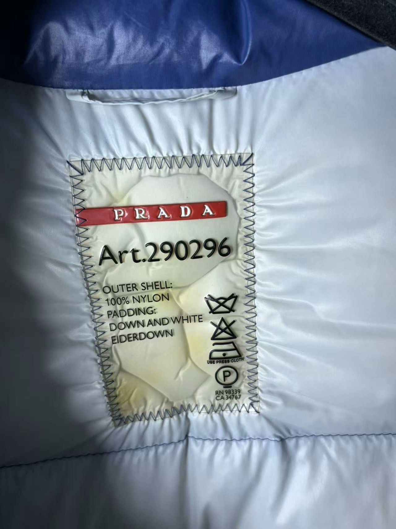 Prada Prada Down White Heavy Coat m Men Size US M / EU 48-50 / 2 - 4 Thumbnail
