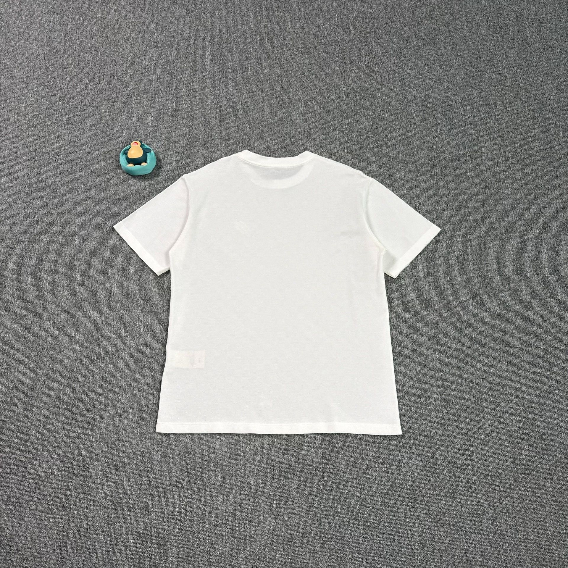 Louis Vuitton Louis Vuitton Damier Embroidered T-Shirt L Size US L / EU 52-54 / 3 - 6 Thumbnail