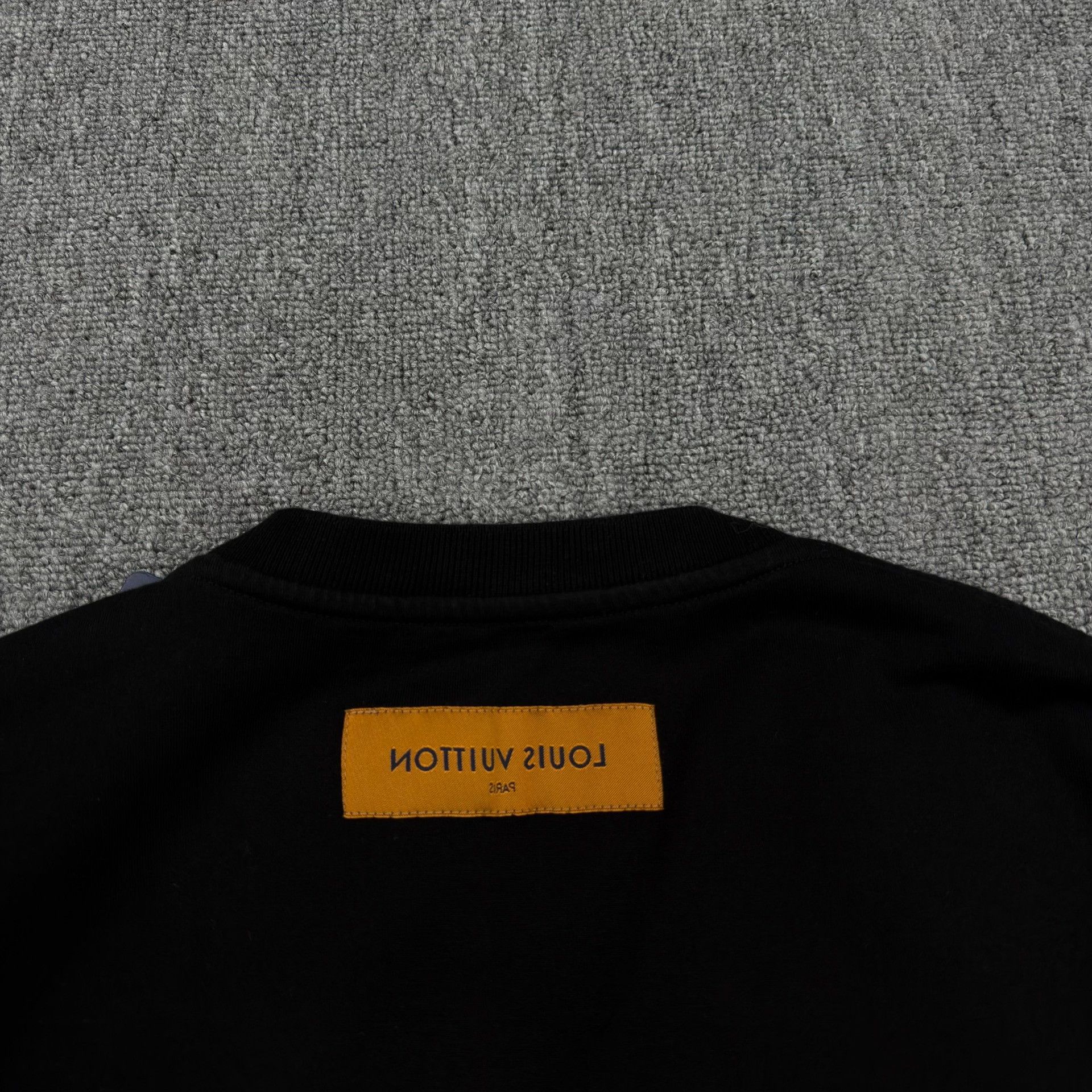 Louis Vuitton Louis Vuitton Gesture Graphic T-Shirt US L Size US L / EU 52-54 / 3 - 7 Thumbnail