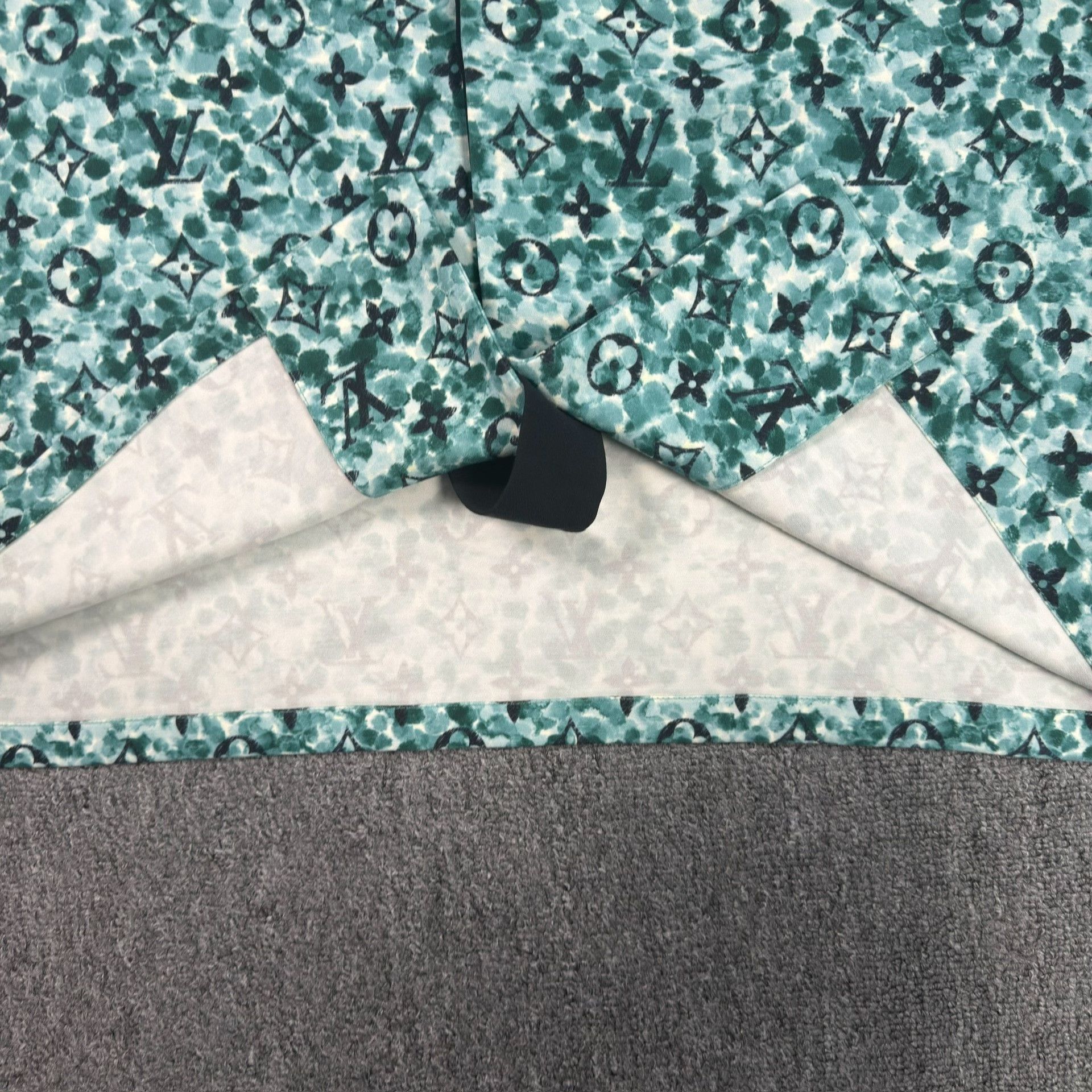 Louis Vuitton Louis Vuitton Pointillism Monogram Short Sleeve Shirt XL Size US XL / EU 56 / 4 - 5 Thumbnail