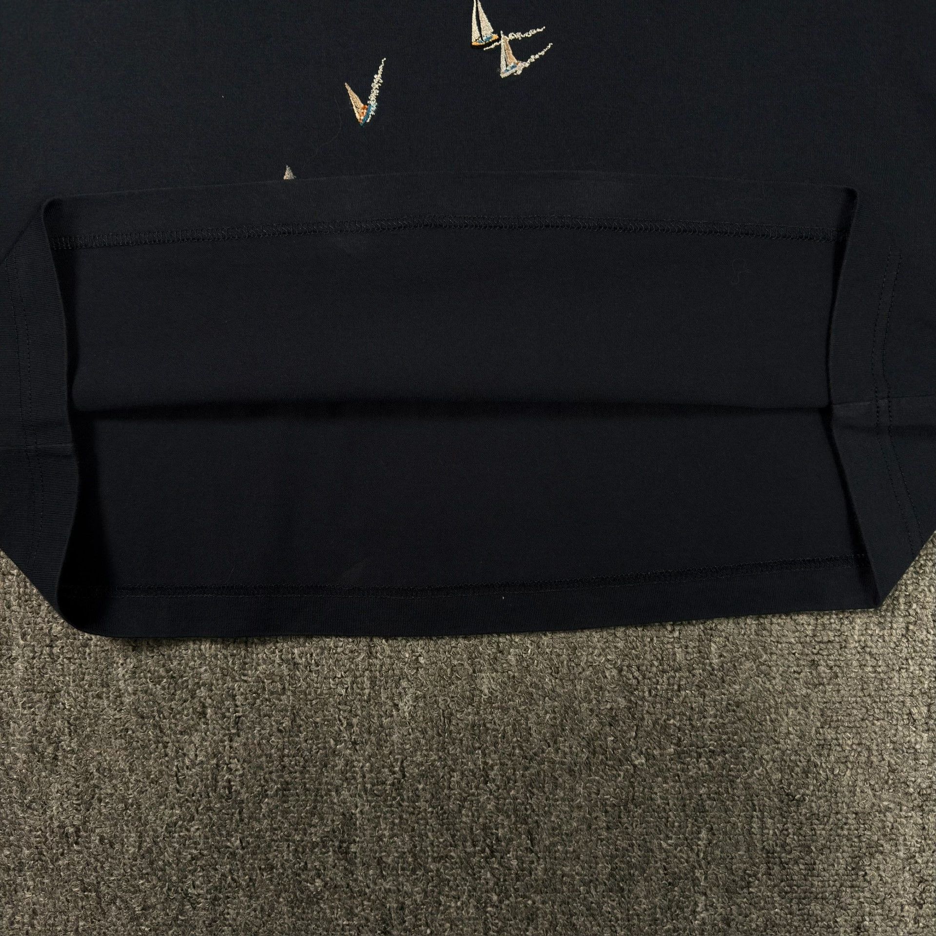 Louis Vuitton Louis Vuitton Sailboat Graphic T-Shirt Size M Size US M / EU 48-50 / 2 - 5 Thumbnail