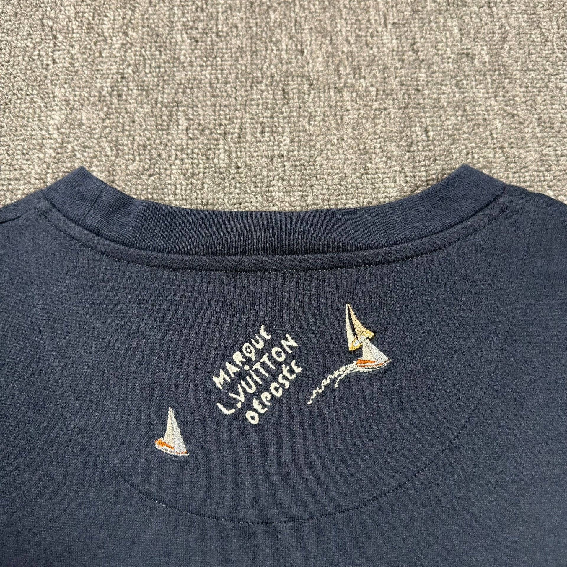 Louis Vuitton Louis Vuitton Sailboat Graphic T-Shirt Size M Size US M / EU 48-50 / 2 - 7 Thumbnail
