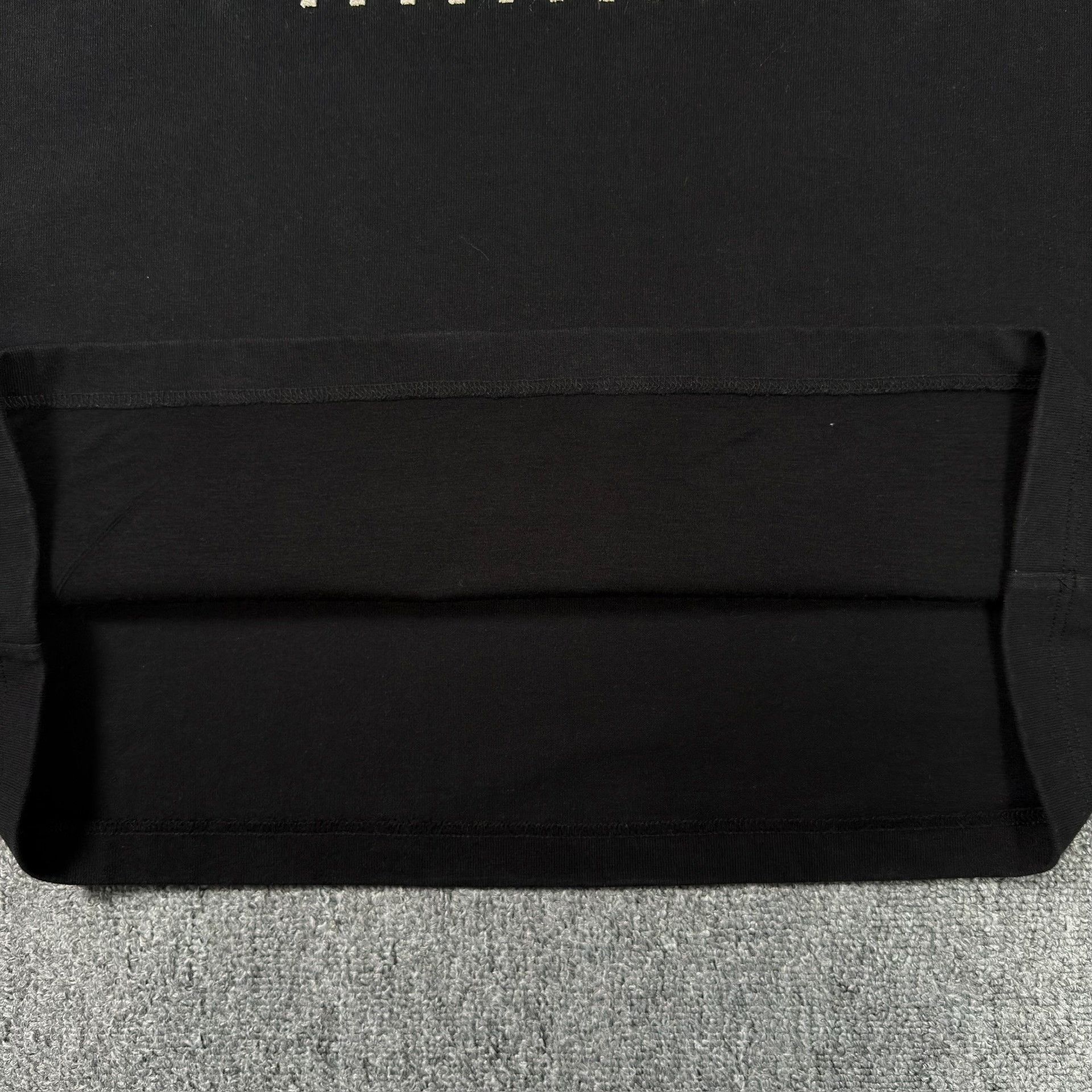 Louis Vuitton Louis Vuitton Beaded Logo T-Shirt XL Size US XL / EU 56 / 4 - 5 Thumbnail