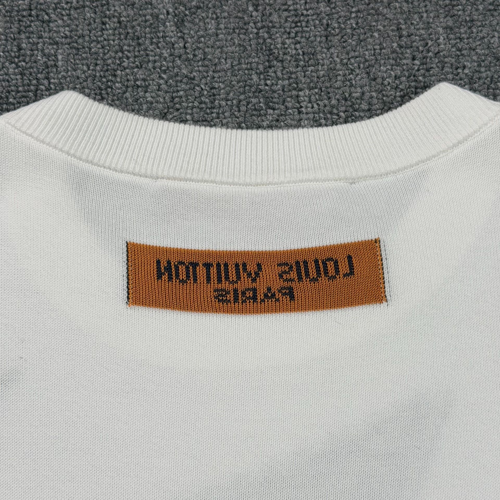 Louis Vuitton Louis Vuitton Airplane Graphic Knit T-Shirt S Size US S / EU 44-46 / 1 - 7 Thumbnail