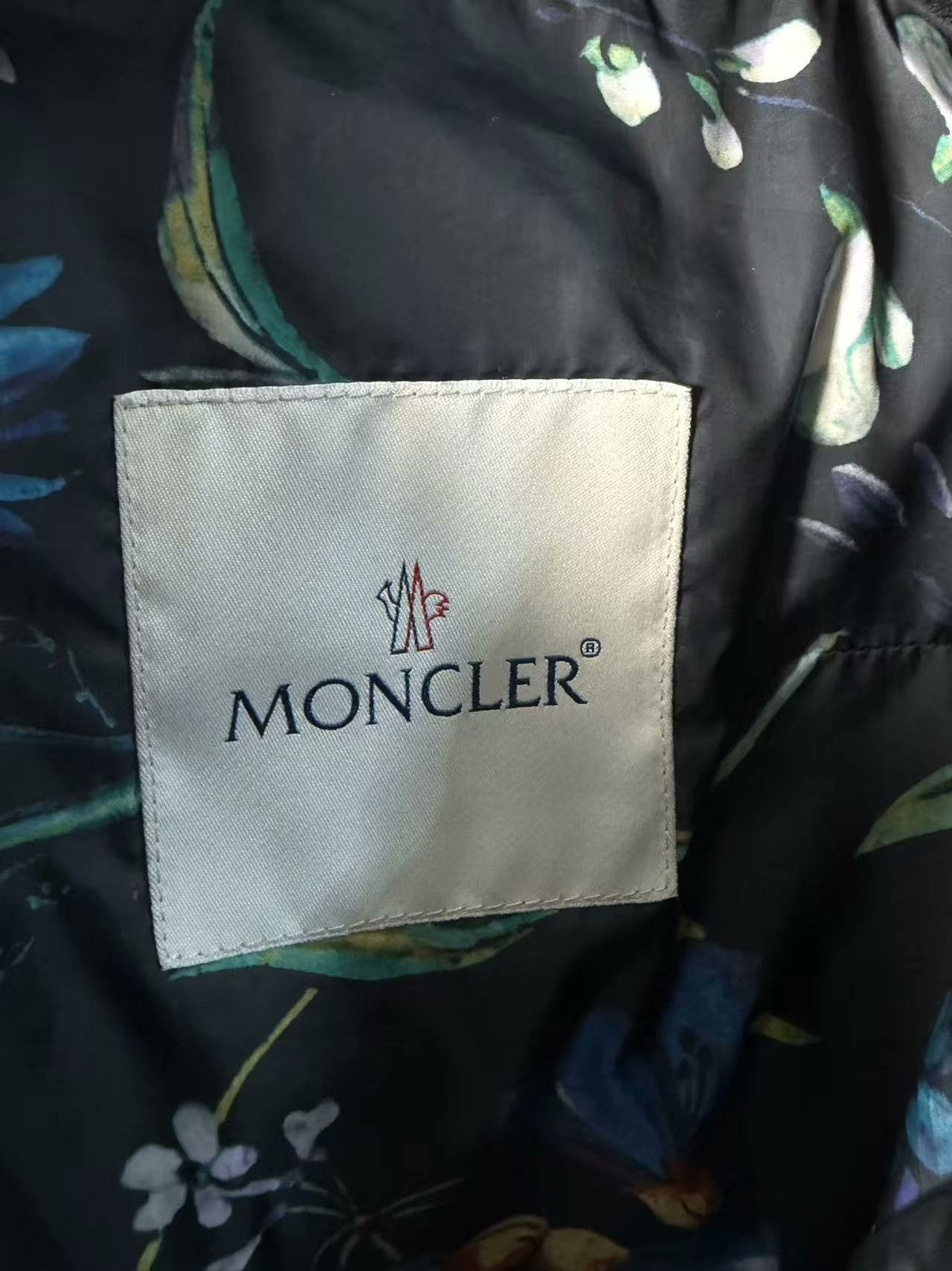 Moncler Moncler Down Black Down Jacket M Women Size M / US 6-8 / IT 42-44 - 4 Thumbnail