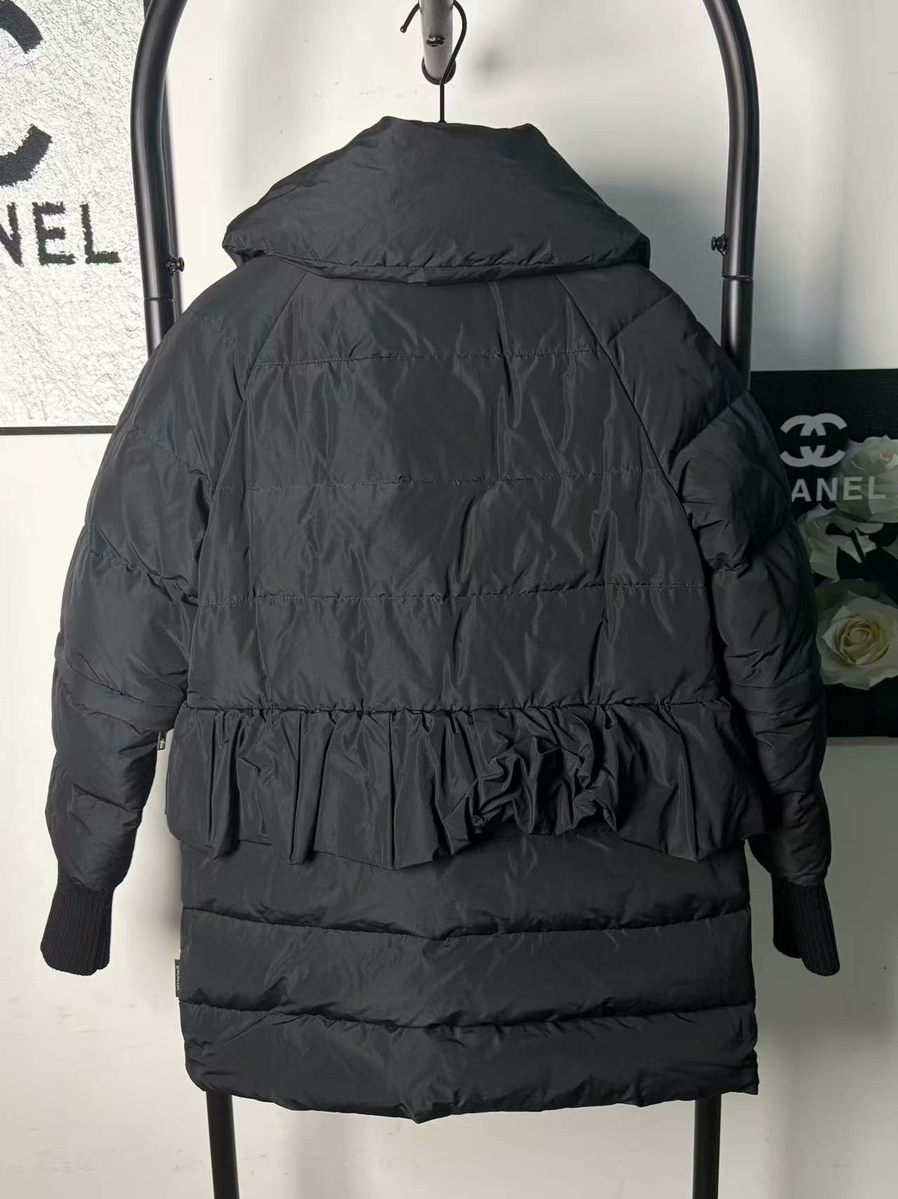Moncler Moncler Down Black Down Jacket M Women Size M / US 6-8 / IT 42-44 - 2 Thumbnail