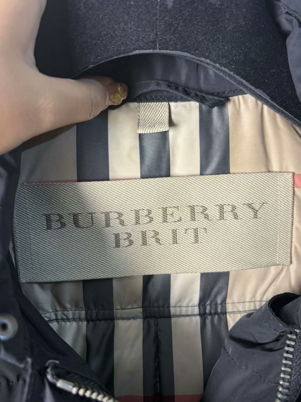 Burberry Burberry Down Black Down Jacket M Women Size M / US 6-8 / IT 42-44 - 3 Thumbnail