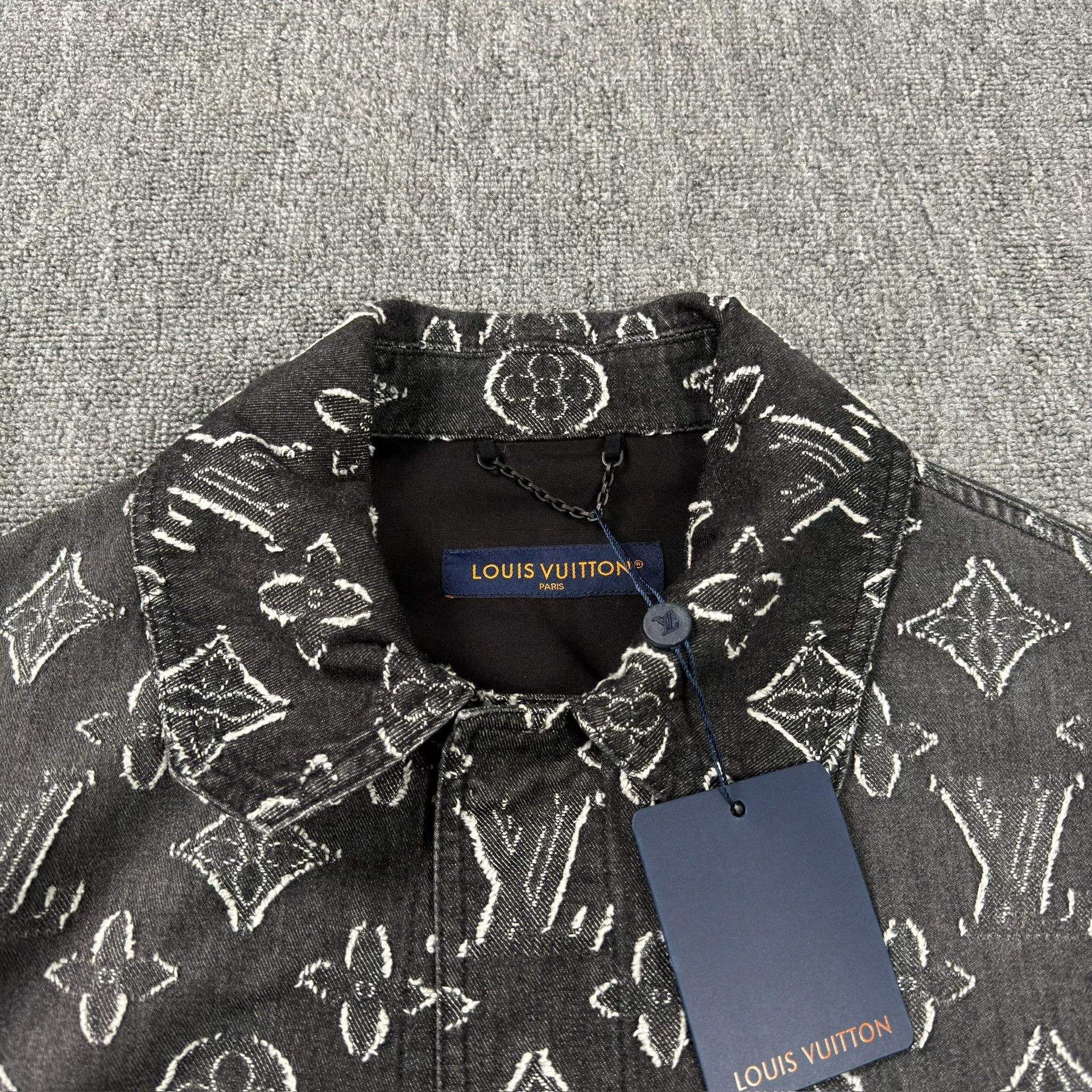 Louis Vuitton Louis Vuitton Monogram Short Sleeve Shirt L Size US L / EU 52-54 / 3 - 3 Thumbnail