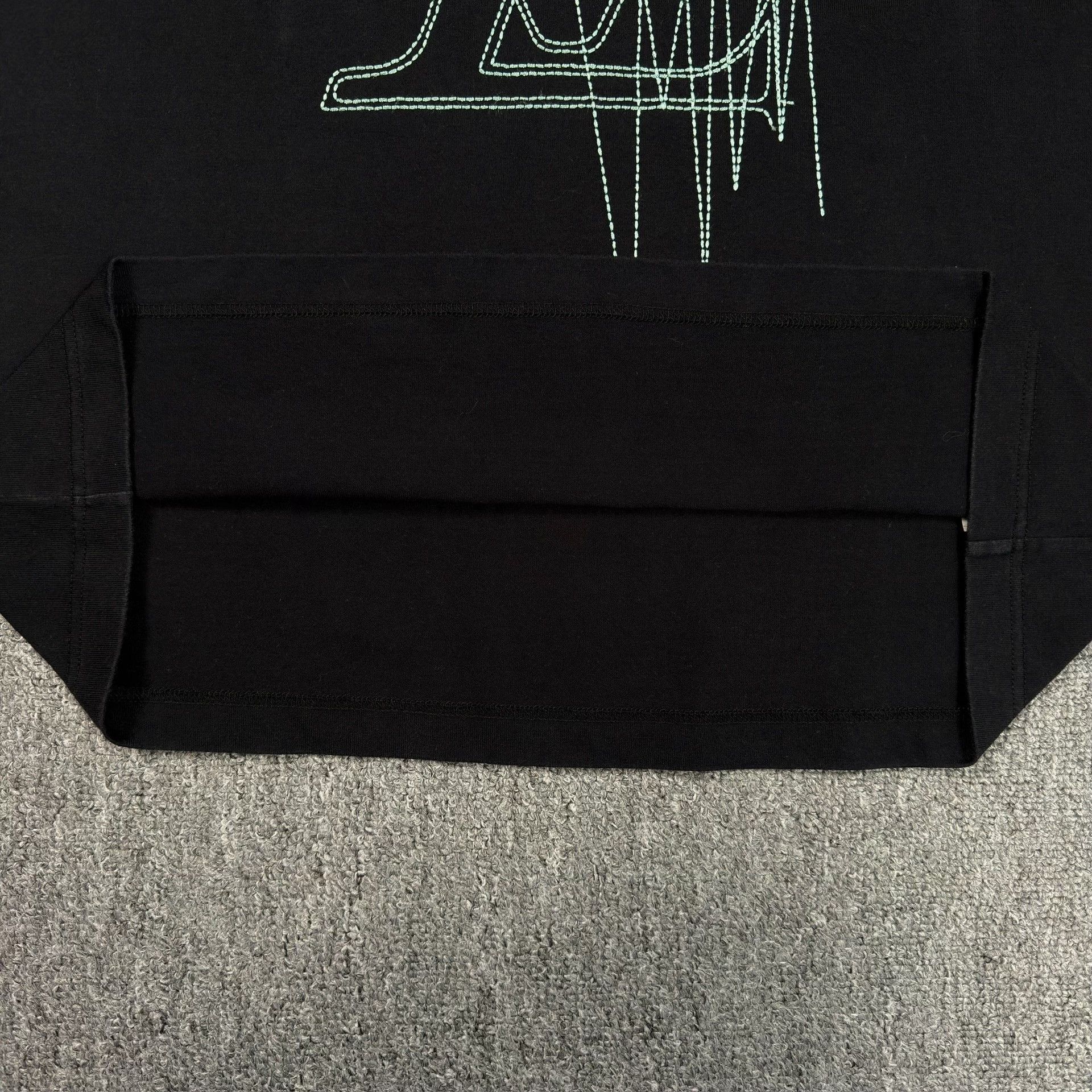 Louis Vuitton Louis Vuitton Heartbeat Embroidered T-Shirt S Size US S / EU 44-46 / 1 - 5 Thumbnail