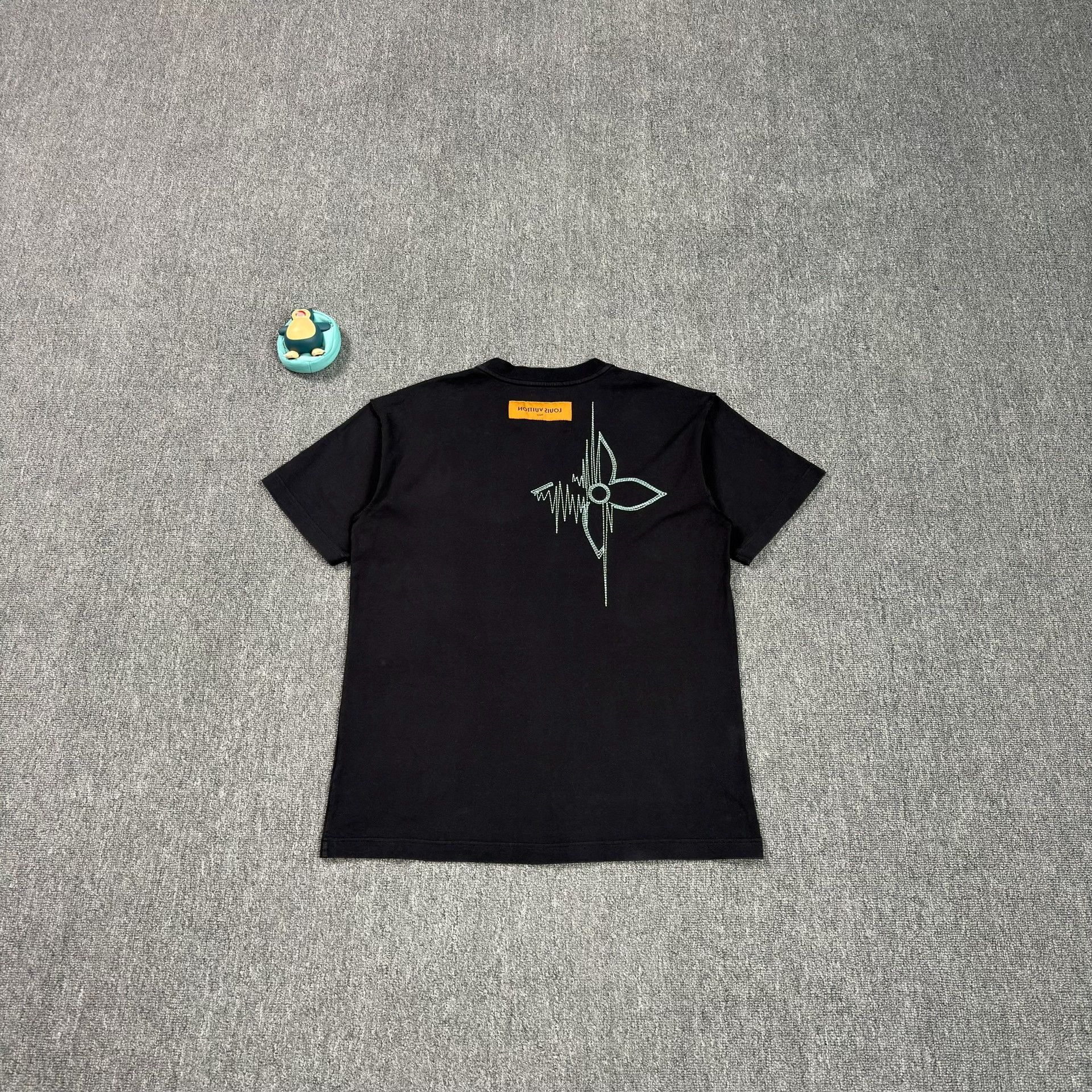Louis Vuitton Louis Vuitton Heartbeat Embroidered T-Shirt S Size US S / EU 44-46 / 1 - 2 Thumbnail