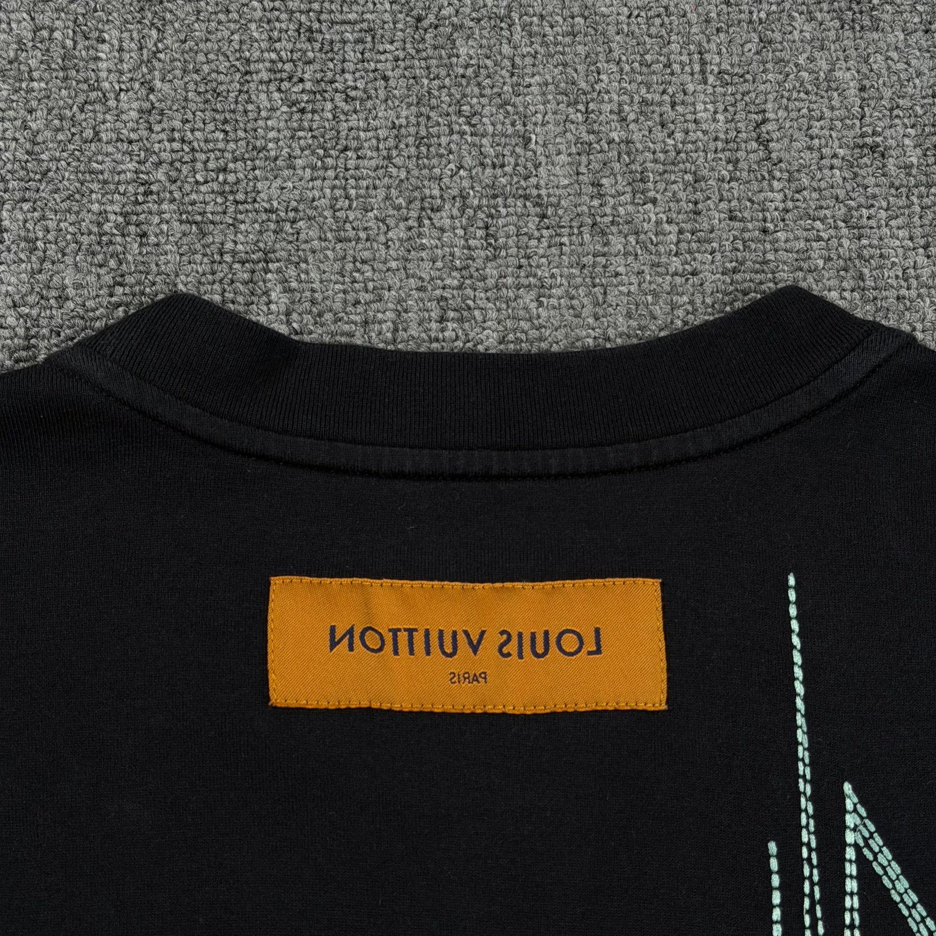 Louis Vuitton Louis Vuitton Heartbeat Embroidered T-Shirt S Size US S / EU 44-46 / 1 - 7 Thumbnail