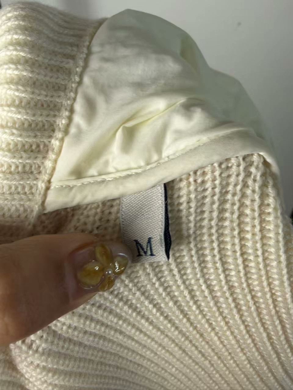 Moncler Moncler Retro Down White Heavy Coat m Men Size US M / EU 48-50 / 2 - 4 Thumbnail
